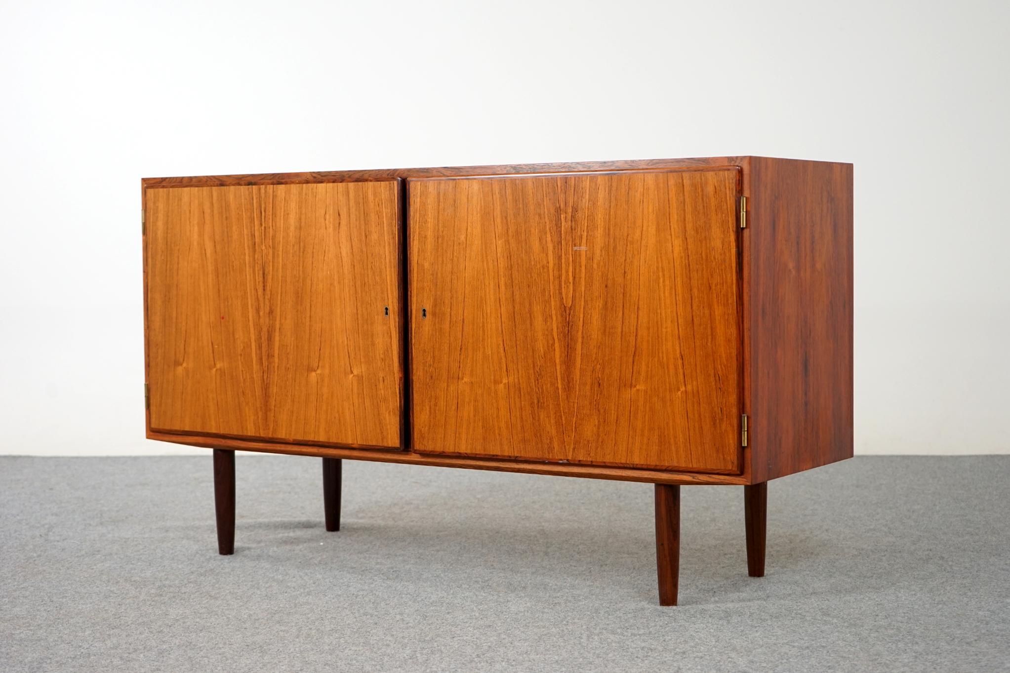Danish Mid-Century Modern Rosewood Sideboard by Hundevad  In Good Condition In VANCOUVER, CA