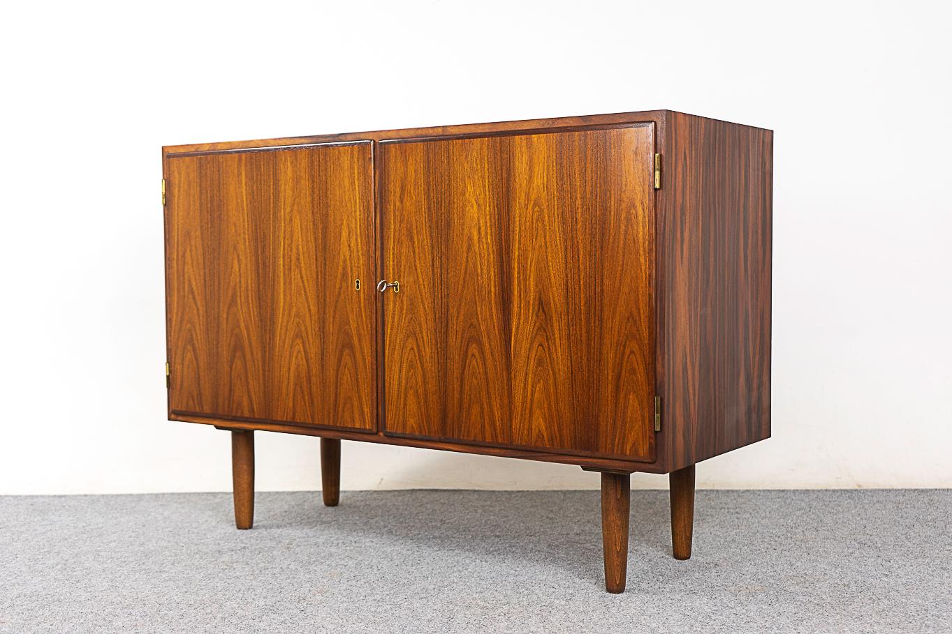 Danish Mid-Century Modern Rosewood Sideboard Cabinet by Hundevad For Sale 5