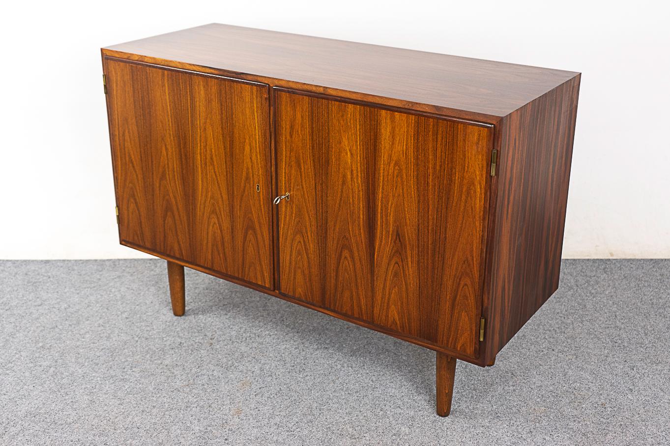 Danish Mid-Century Modern Rosewood Sideboard Cabinet by Hundevad For Sale 6