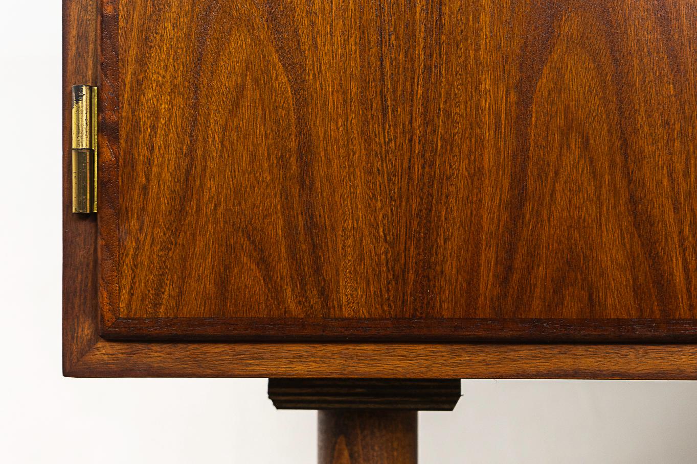 Danish Mid-Century Modern Rosewood Sideboard Cabinet by Hundevad For Sale 2