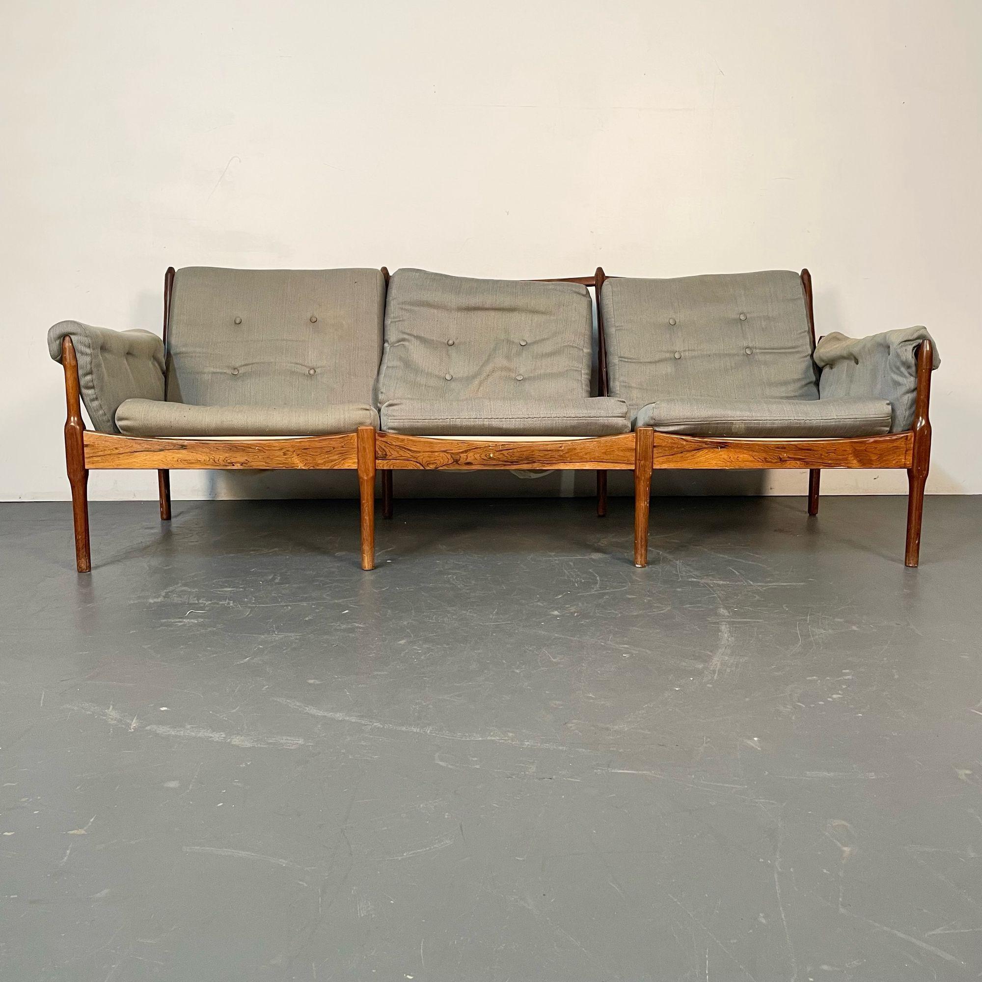 Dänische Designerin, Mid-Century Modern, Sofa, Palisanderholz, Stoff, Dänemark, 1950er Jahre (Rosenholz) im Angebot
