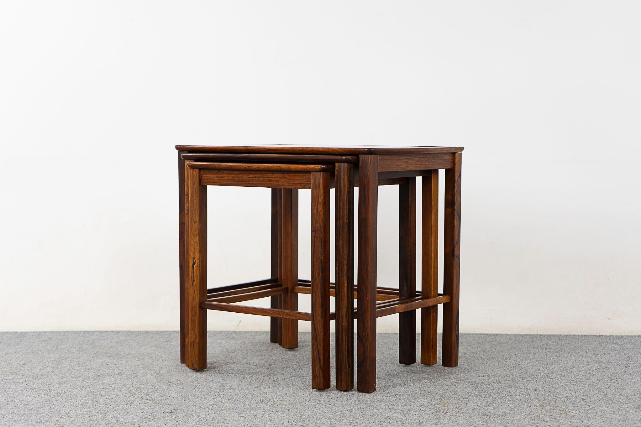 Danish Mid-Century Modern Rosewood & Tile Danish Nesting Tables In Good Condition In VANCOUVER, CA