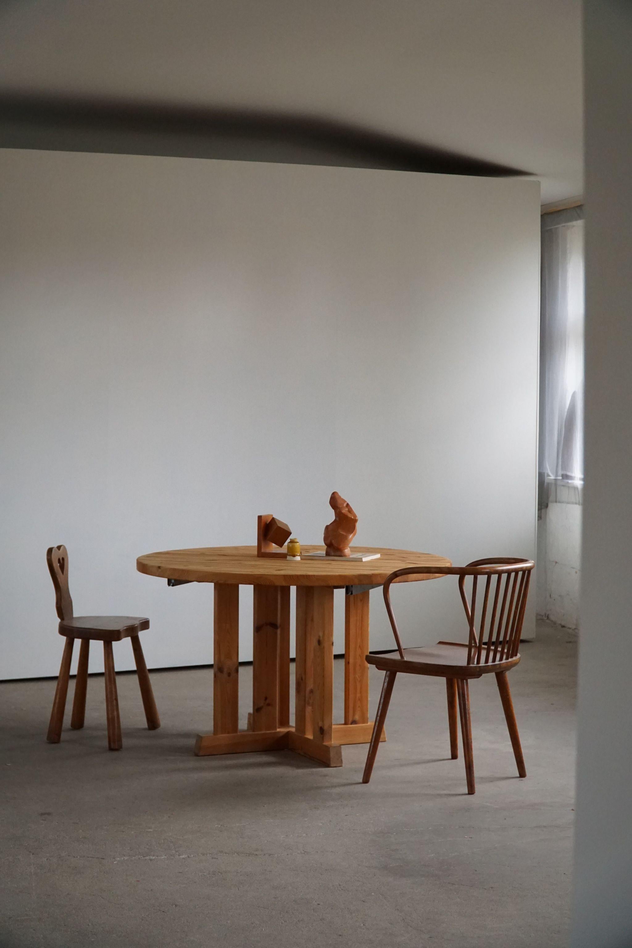 Danish Mid Century Modern, Round Dining Table in Solid Pine, 1970s For ...