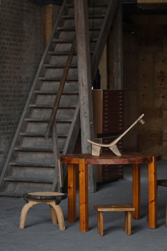 Table de salle à manger ronde danoise moderne du milieu du siècle en pin massif, années 1970