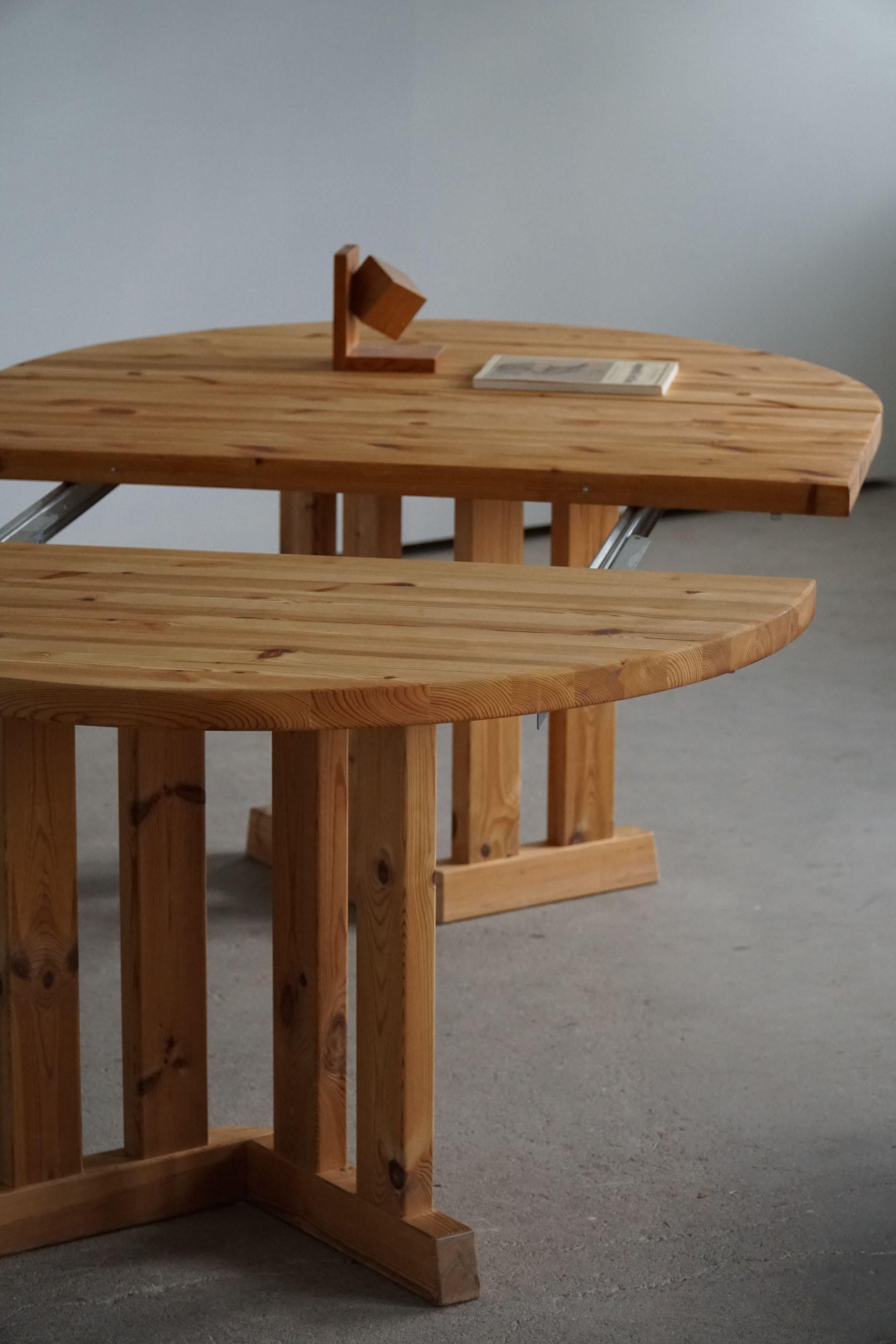 Danish Mid Century Modern, Round Dining Table in Solid Pine, 1970s For ...