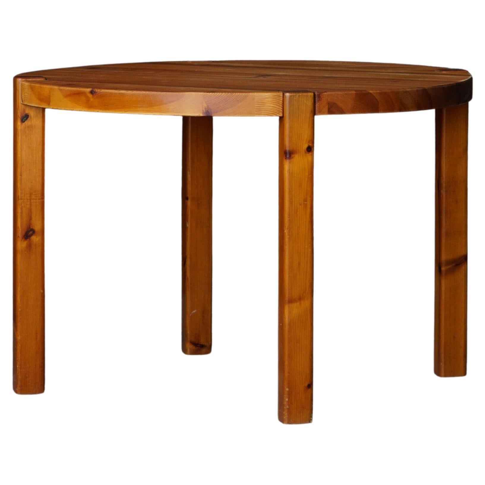 Danish Mid Century Modern, Round Dining Table in Solid Pine, 1970s For Sale