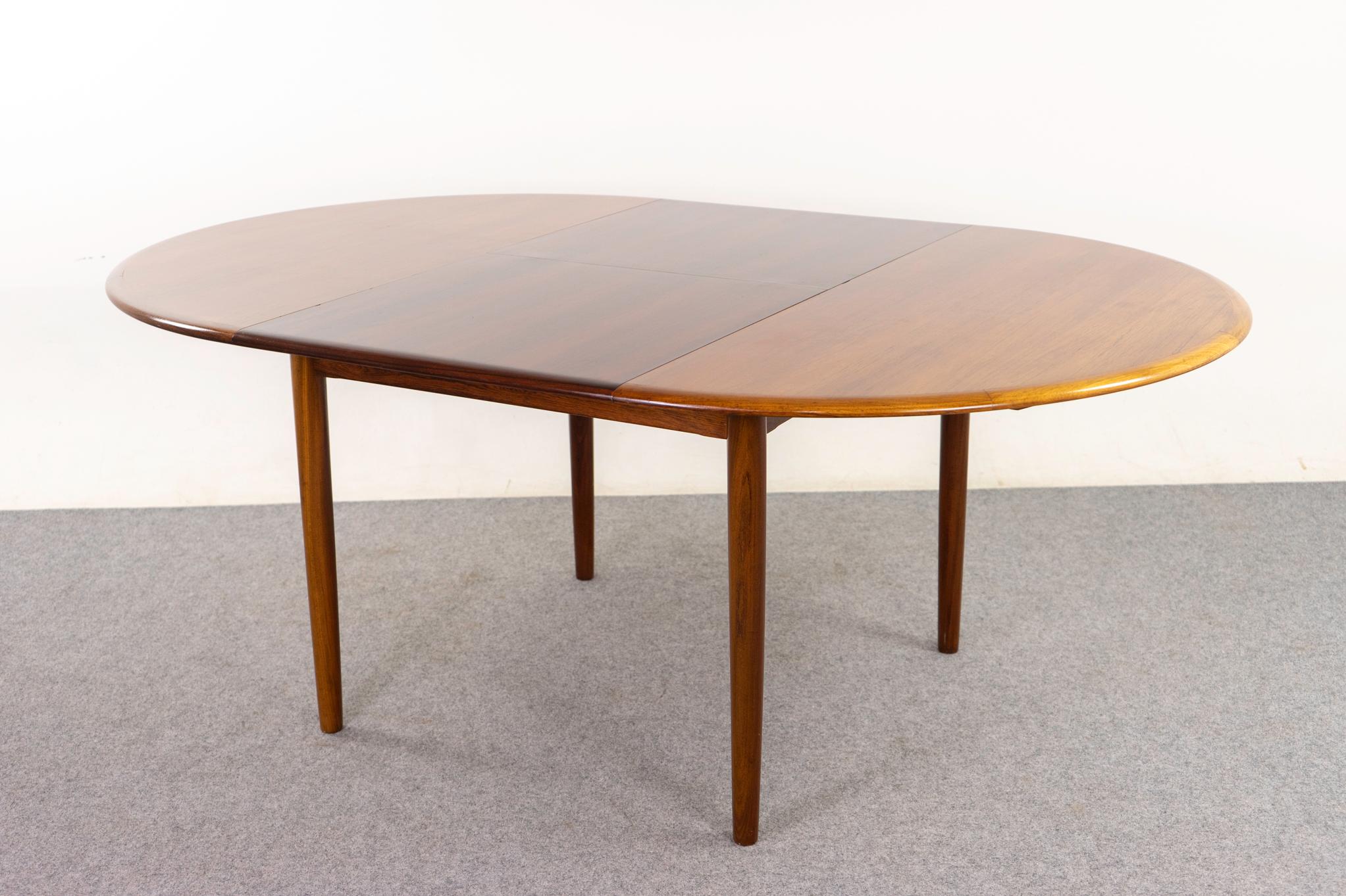 Danish Mid-Century Modern Round Rosewood Dining Table 4