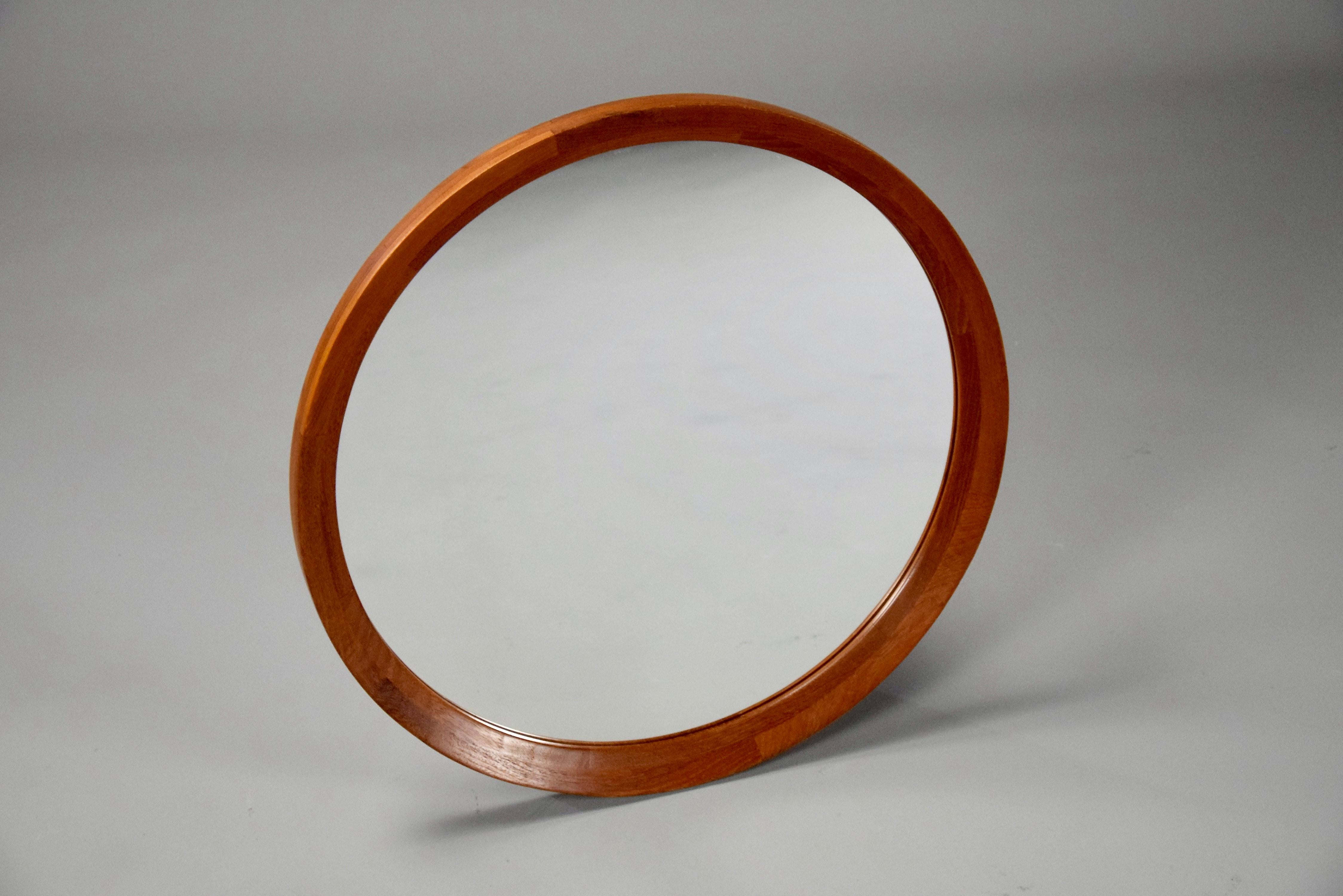 Scandinavian Mid-Century Modern Round Teak Wood Wall Mirror For Sale 5