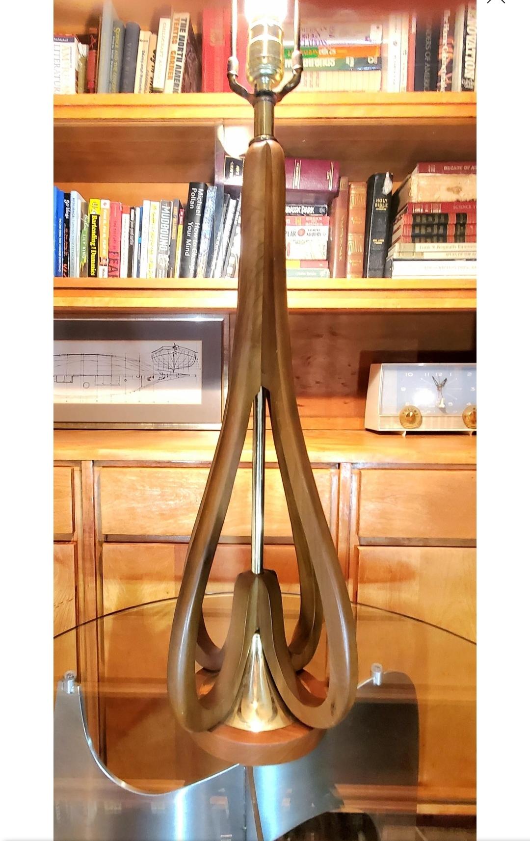 Danish Mid-Century Modern Sculptural Teak and Brass Lamp For Sale 1