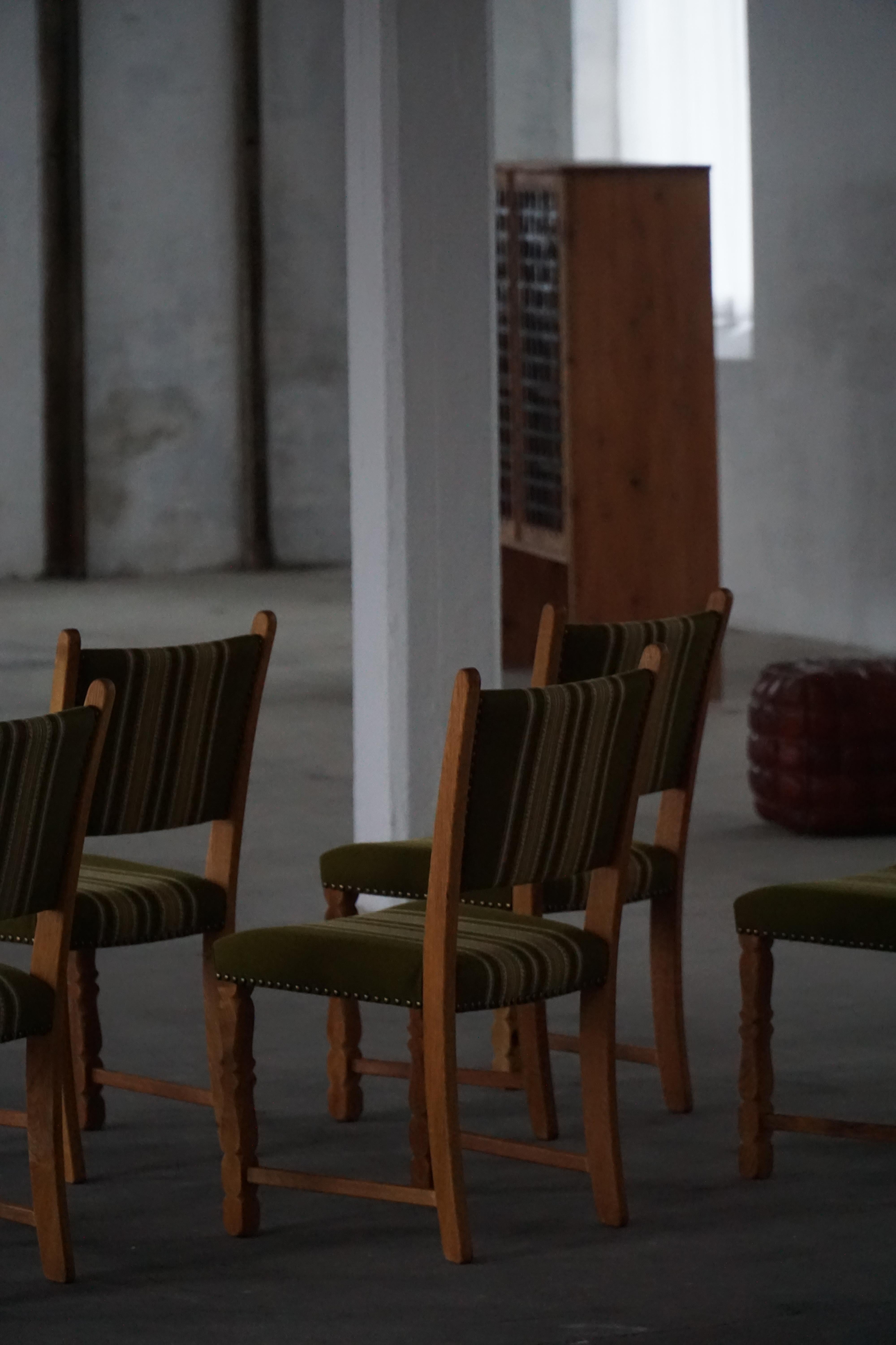 Danish Mid Century Modern, Set of 6 Dining Chairs in Oak, Henning Kjærnulf, 1960 im Angebot 4