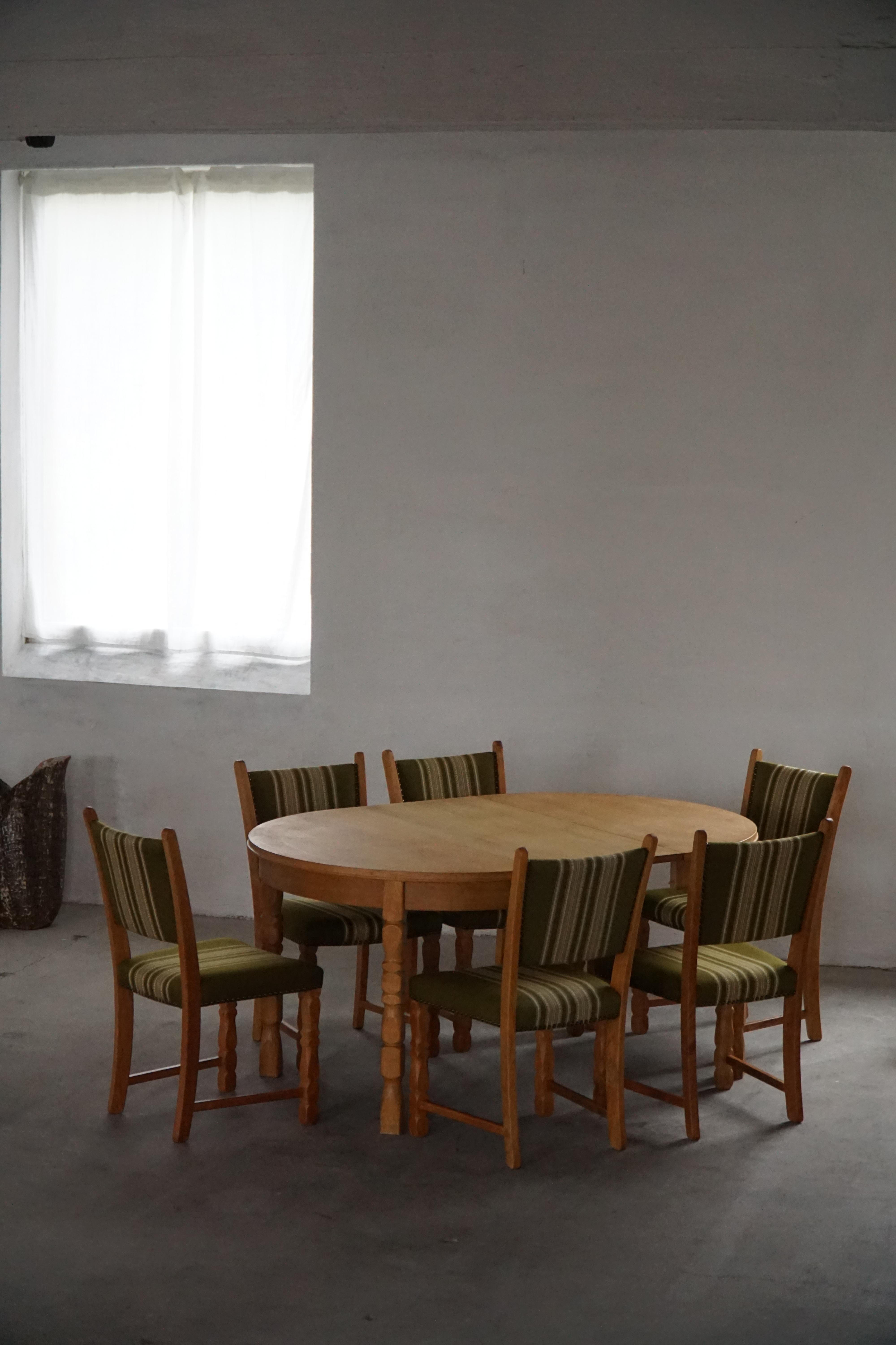 Danish Mid Century Modern, Set of 6 Dining Chairs in Oak, Henning Kjærnulf, 1960 im Angebot 5