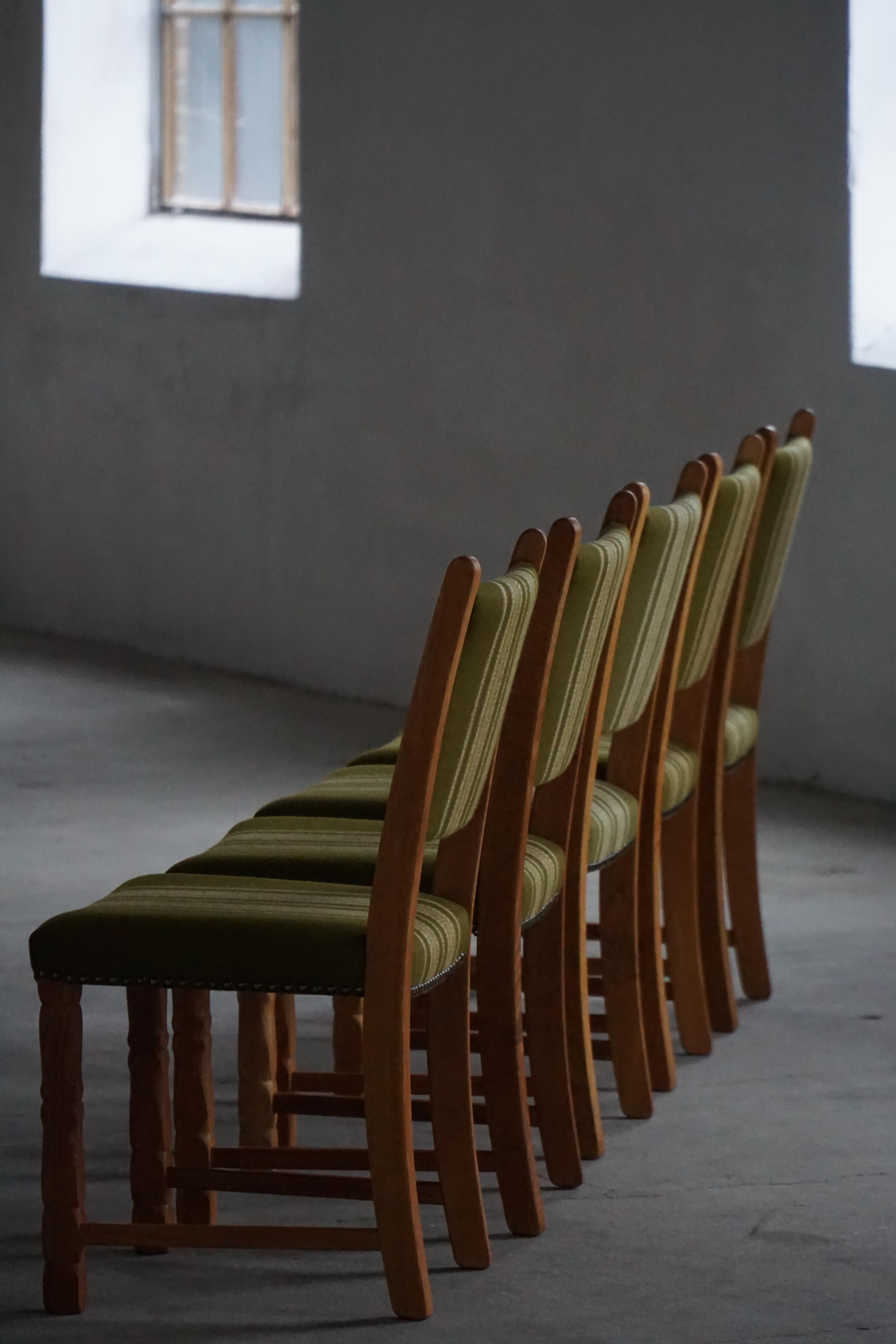 Danish Mid Century Modern, Set of 6 Dining Chairs in Oak, Henning Kjærnulf, 1960 im Angebot 6