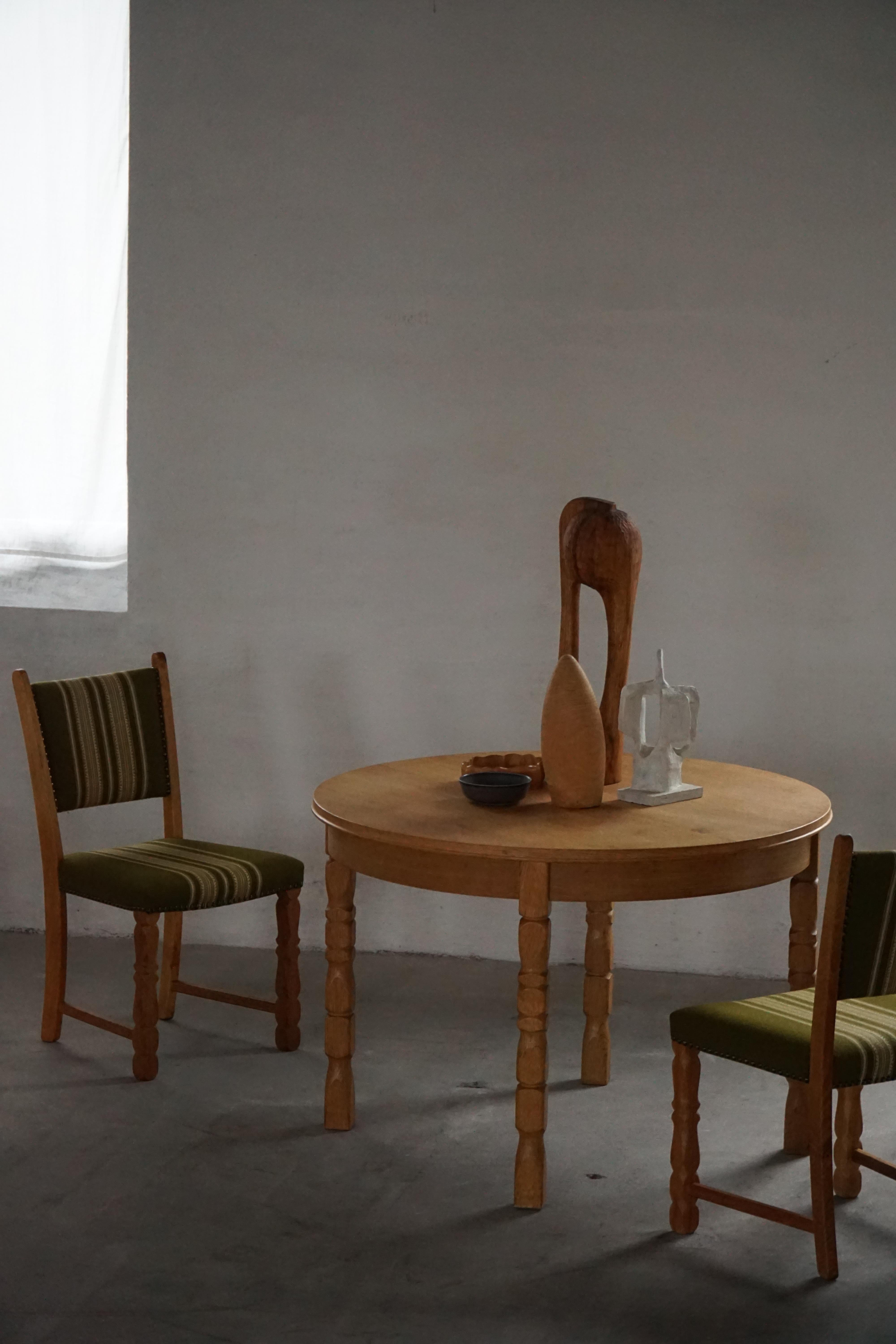 Danish Mid Century Modern, Set of 6 Dining Chairs in Oak, Henning Kjærnulf, 1960 im Angebot 9