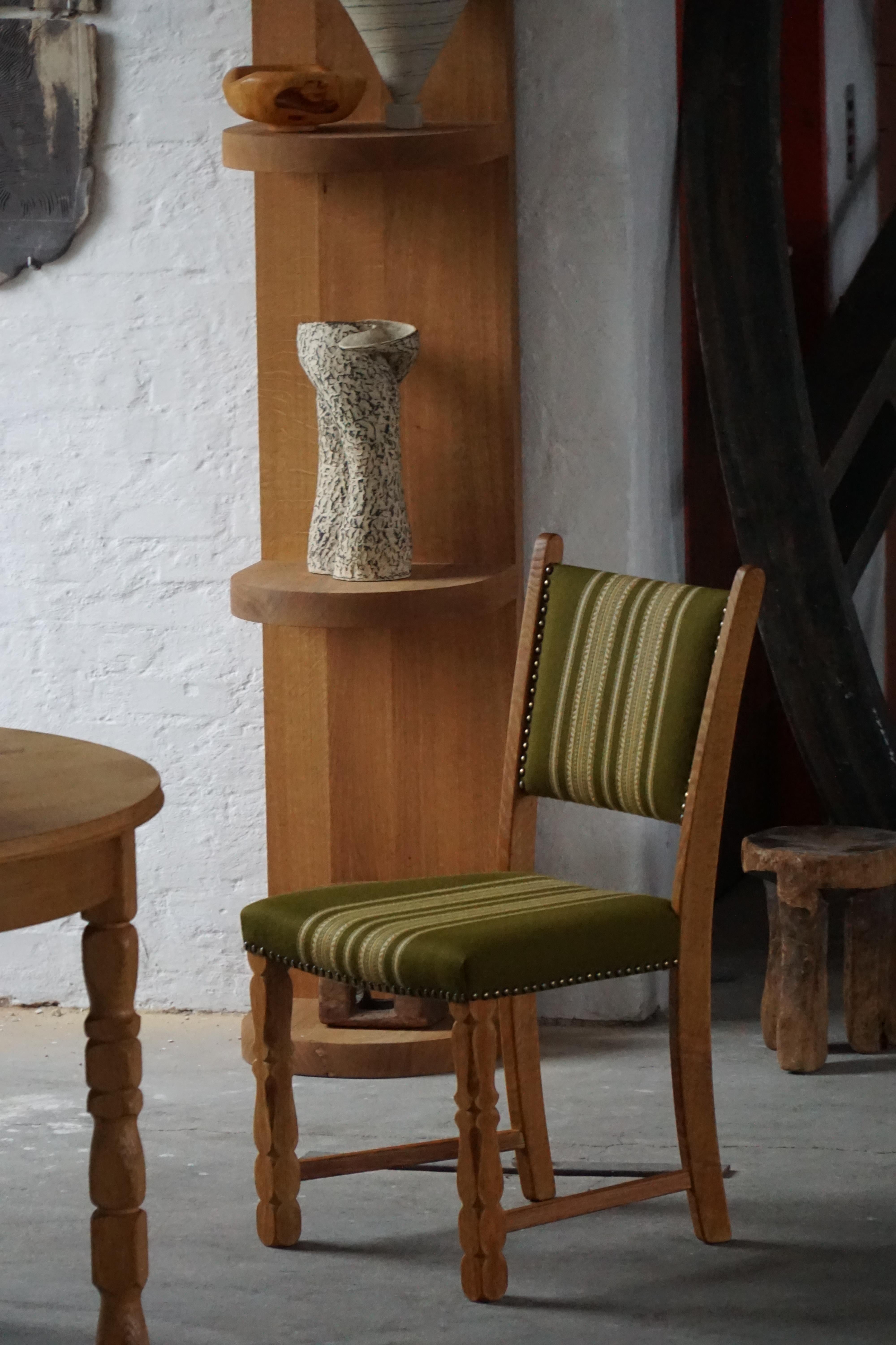 Danish Mid Century Modern, Set of 6 Dining Chairs in Oak, Henning Kjærnulf, 1960 im Angebot 11
