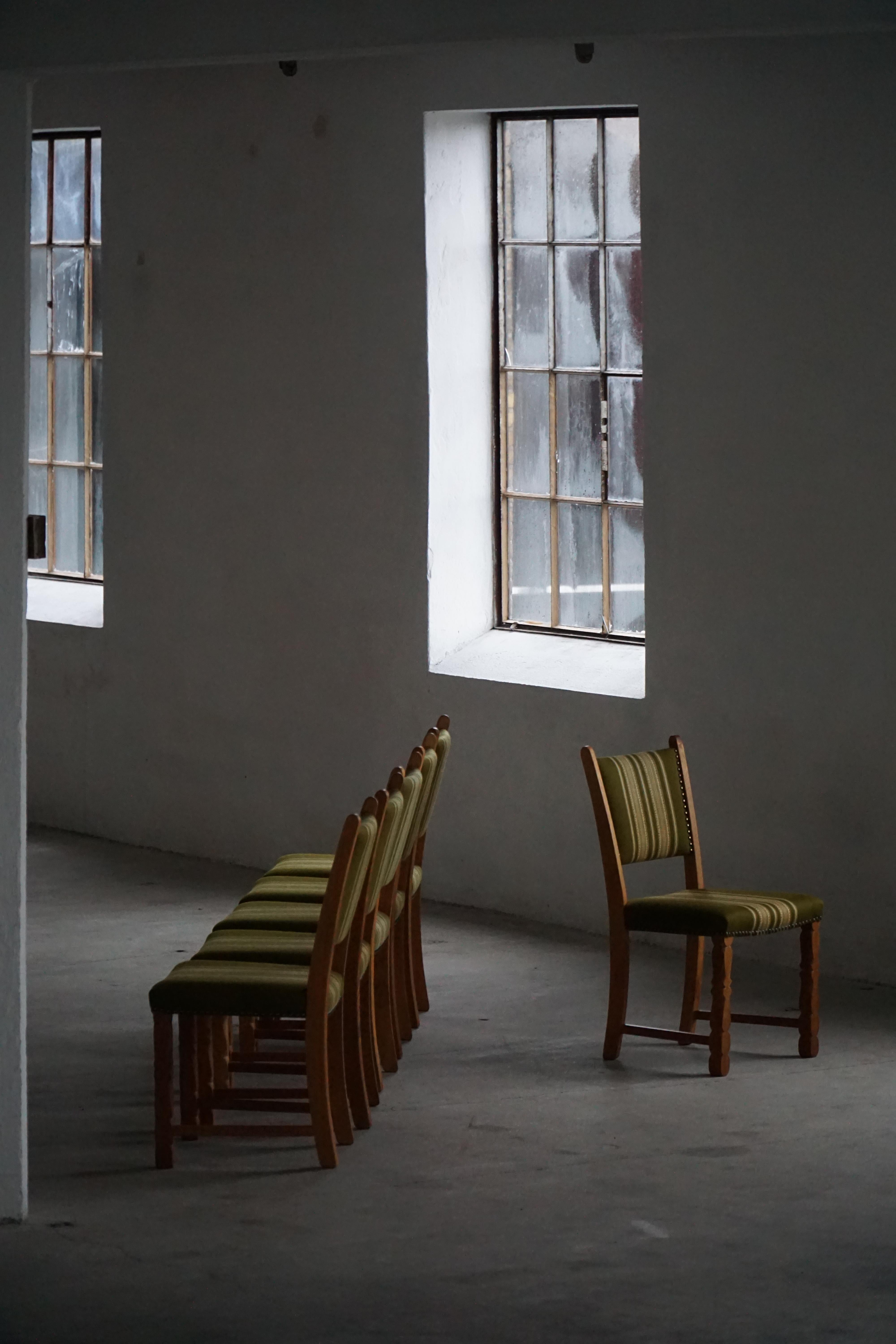 Danish Mid Century Modern, Set of 6 Dining Chairs in Oak, Henning Kjærnulf, 1960 (Barock) im Angebot