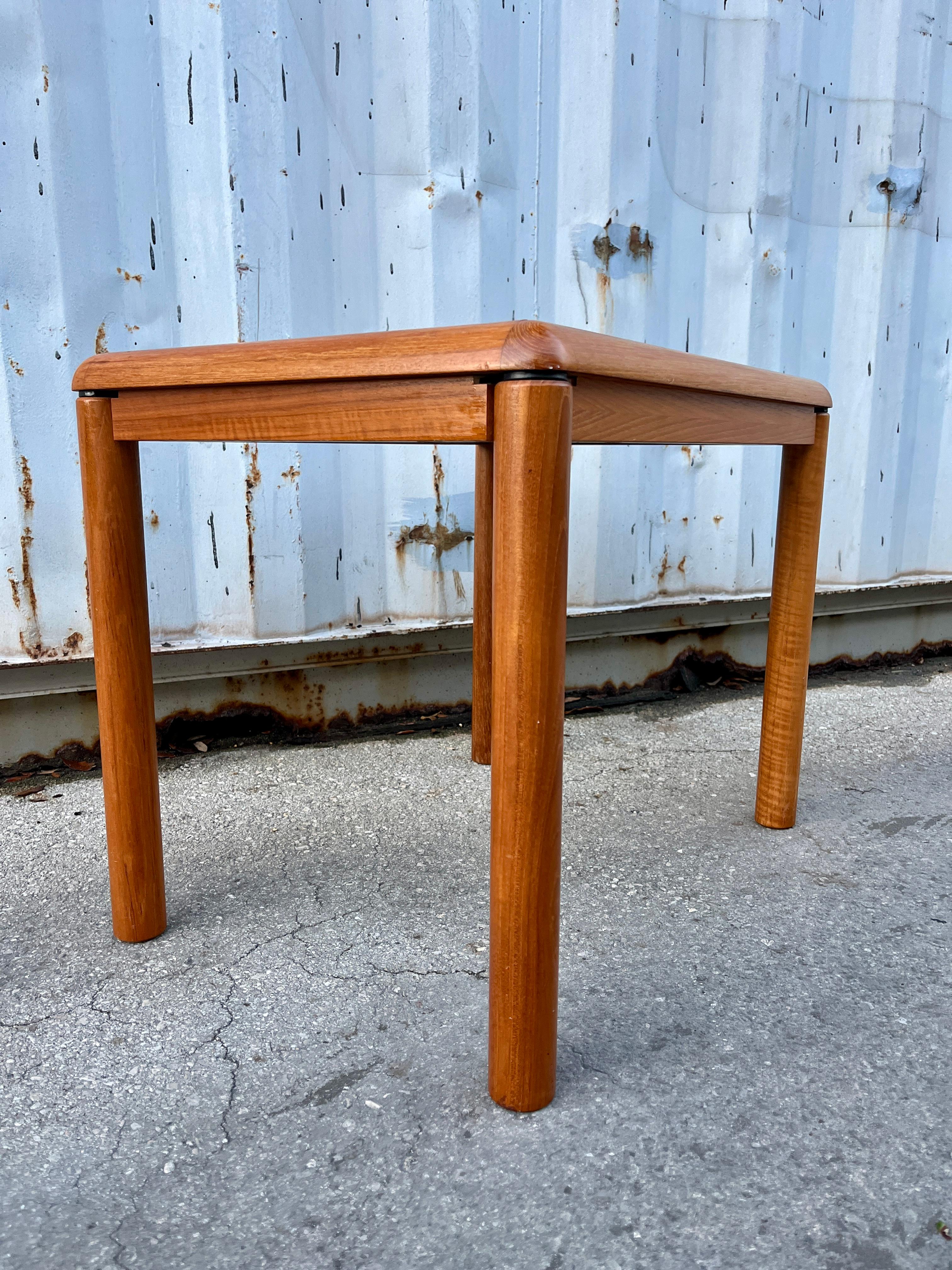 Danish Mid Century Modern Side by Sannemanns Mobelfabrik. Denmark Circa 1970s en vente 6