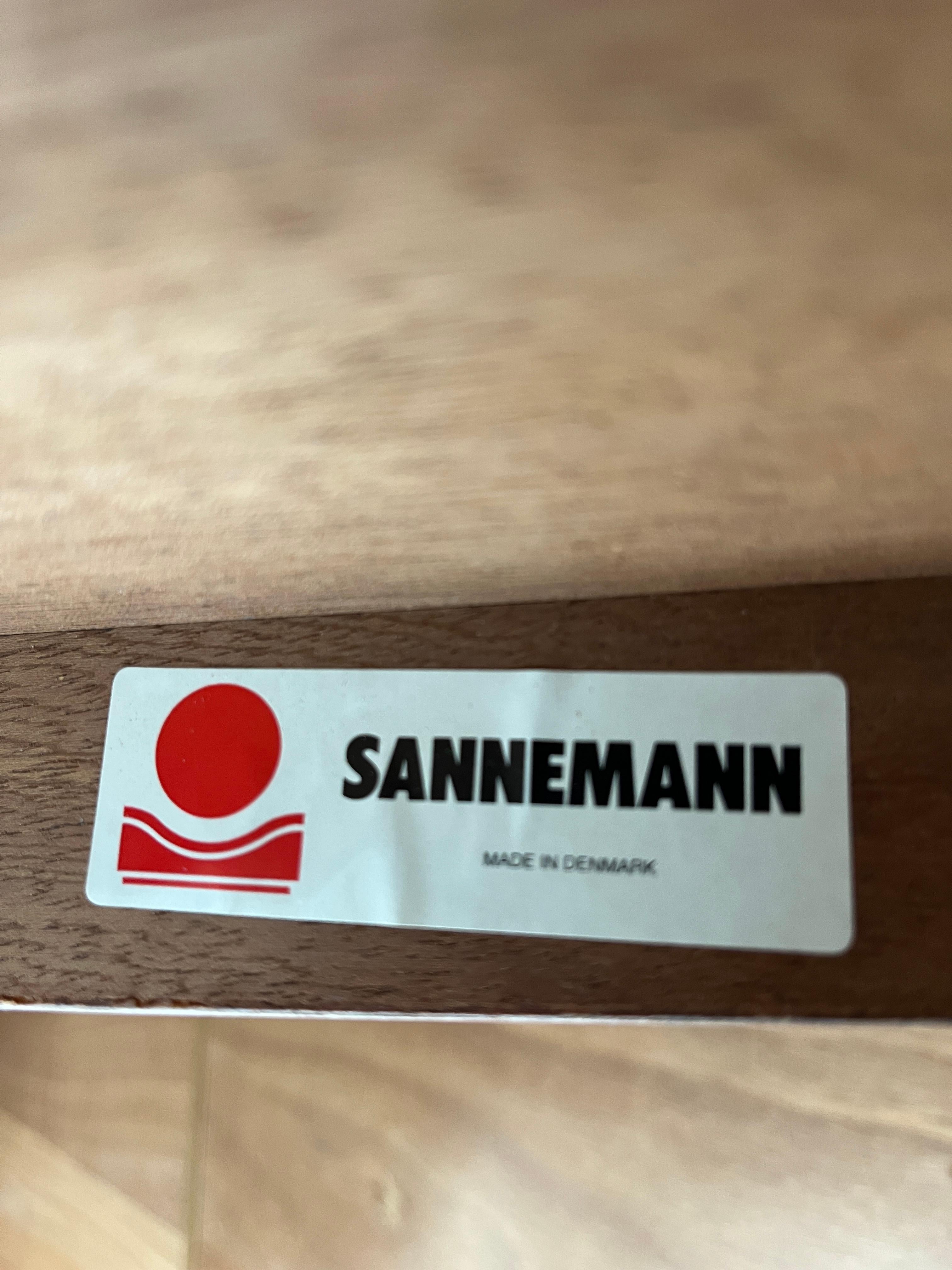 Danish Mid Century Modern Side by Sannemanns Mobelfabrik. Denmark Circa 1970s en vente 12