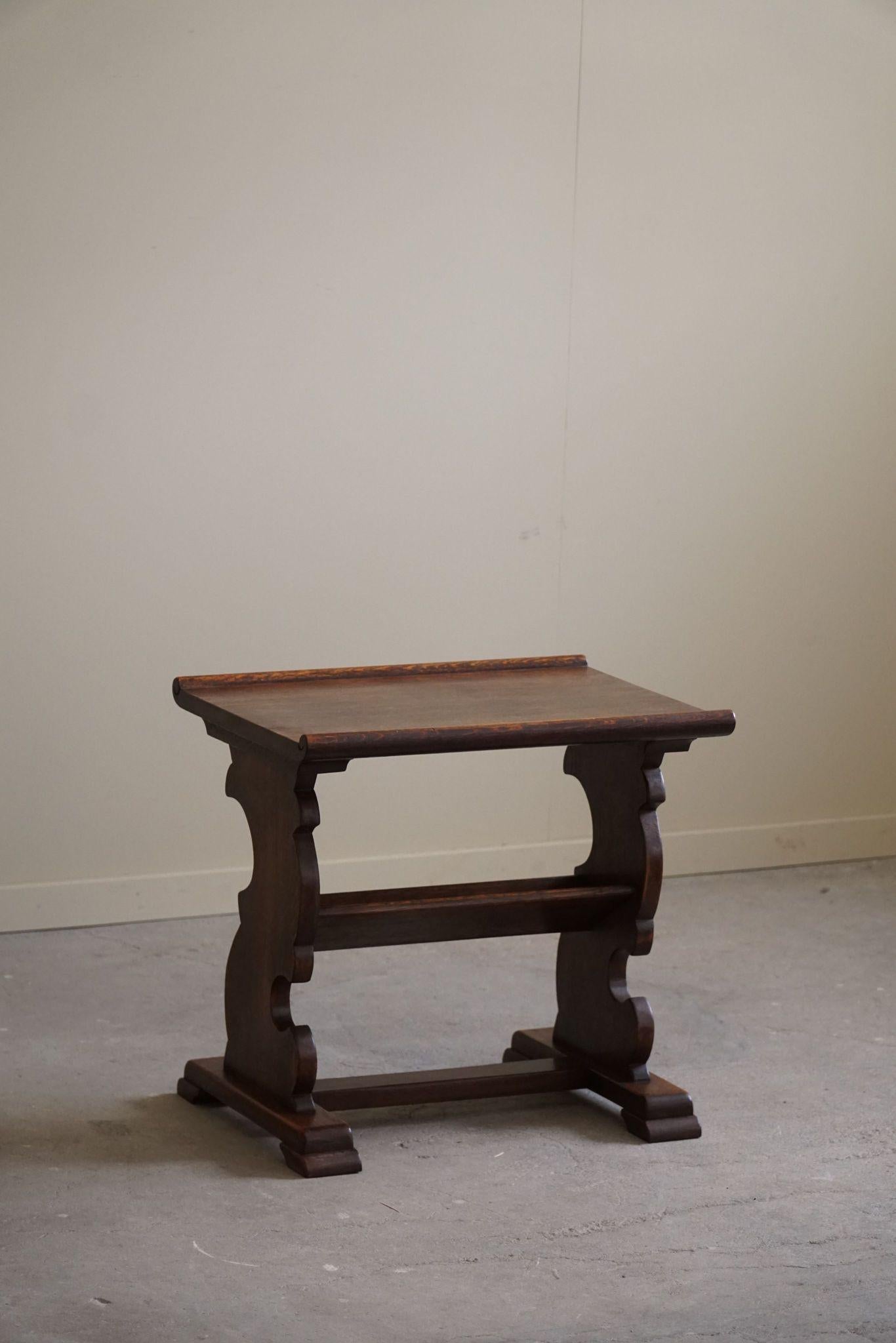 Danish Mid Century Modern, Side Table / Magazine Rack in Oak, 1960s For Sale 8