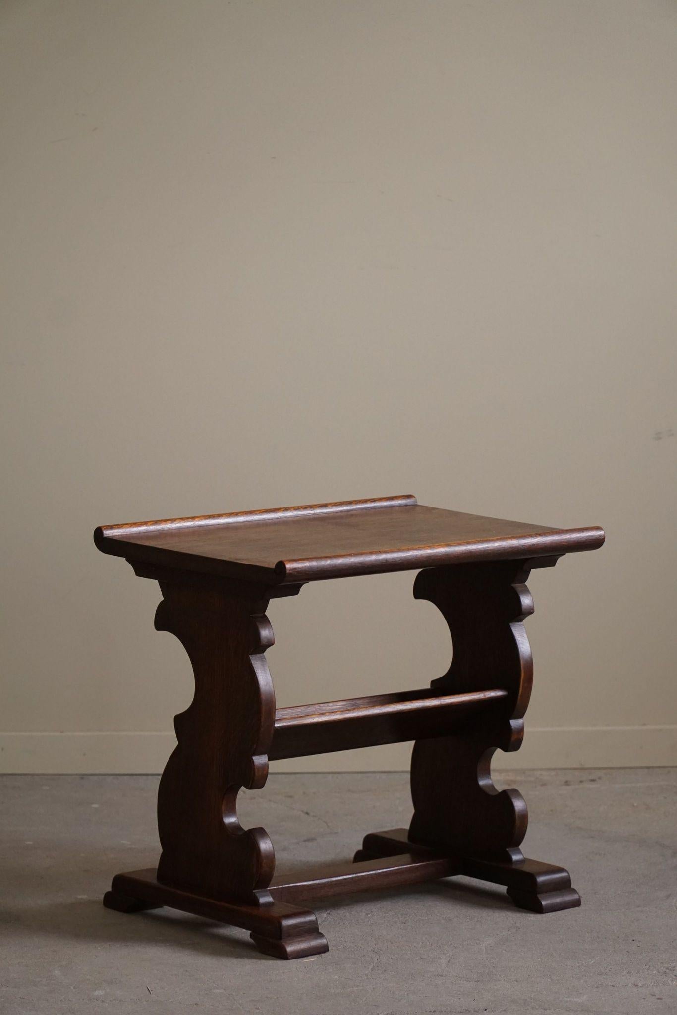 Danish Mid Century Modern, Side Table / Magazine Rack in Oak, 1960s For Sale 10