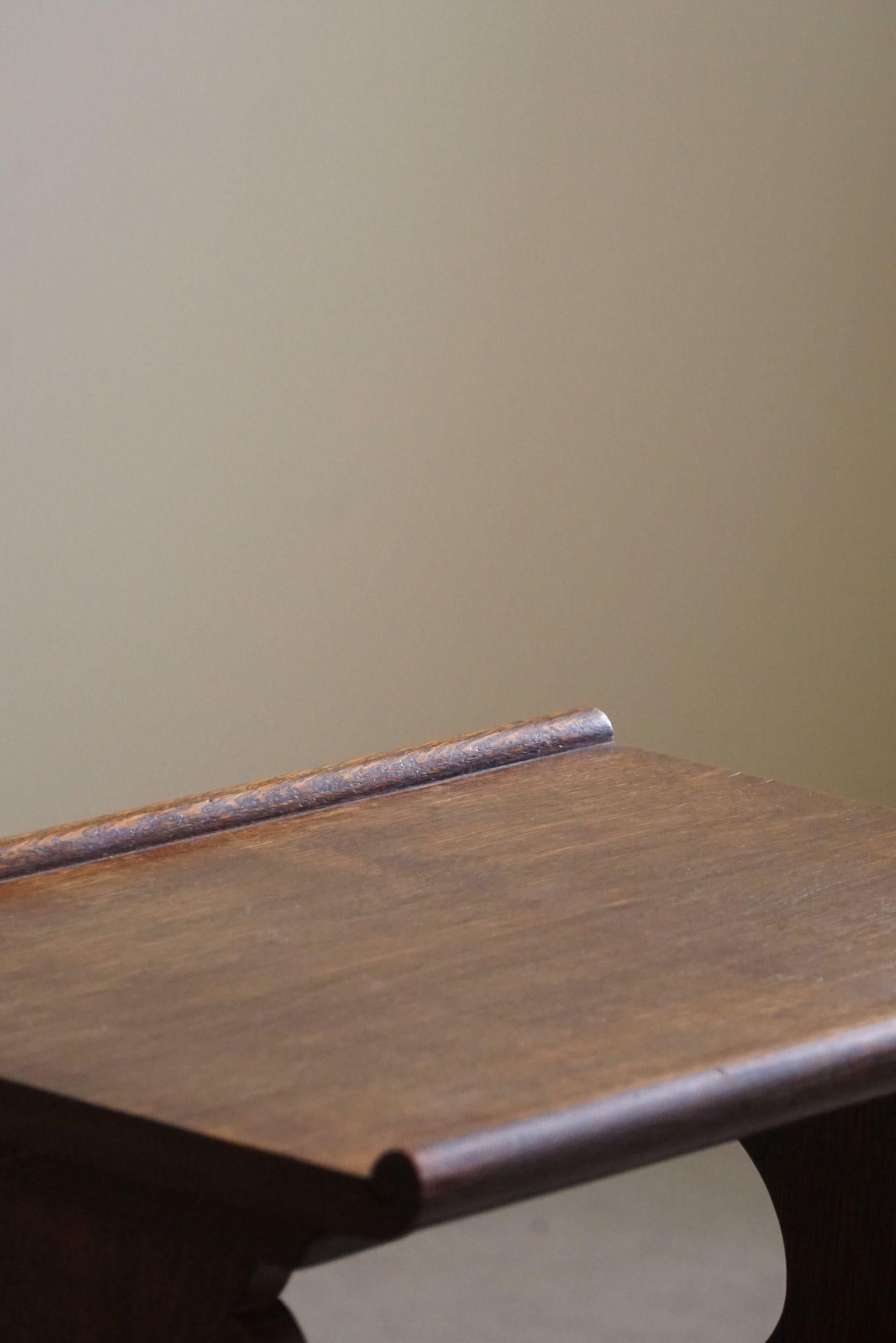 Danish Mid Century Modern, Side Table / Magazine Rack in Oak, 1960s In Good Condition For Sale In Odense, DK