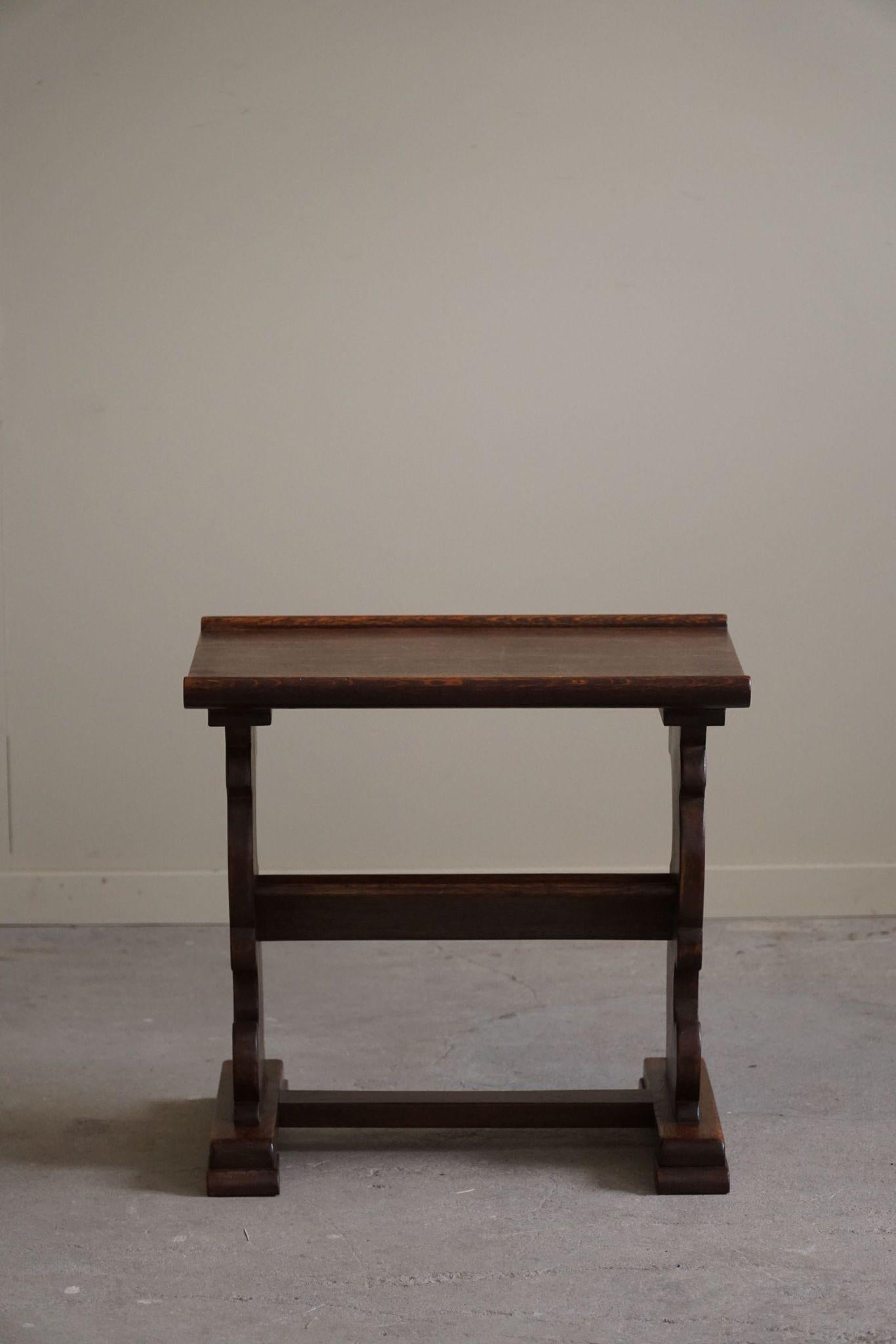 Danish Mid Century Modern, Side Table / Magazine Rack in Oak, 1960s For Sale 3
