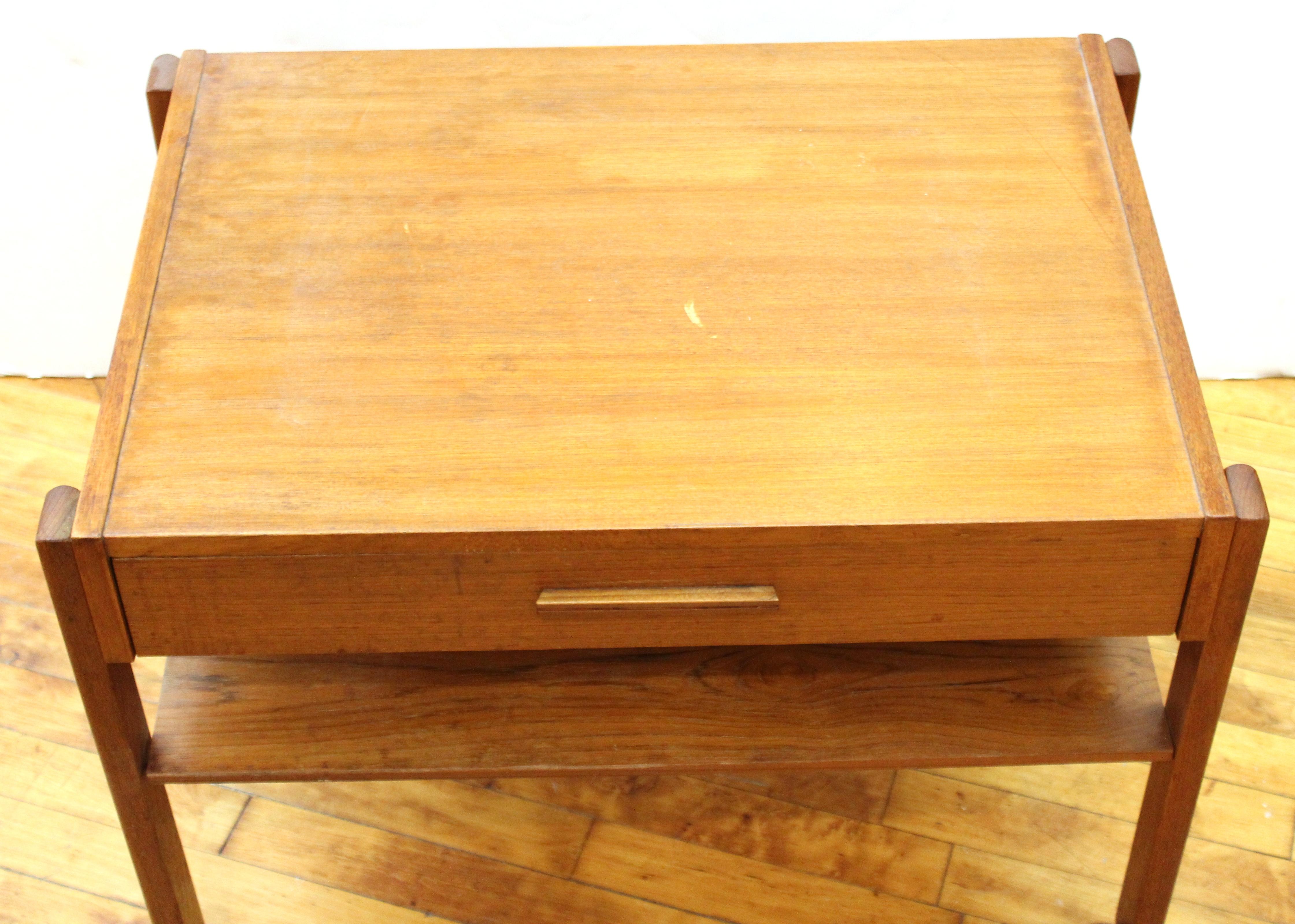side table with wheels