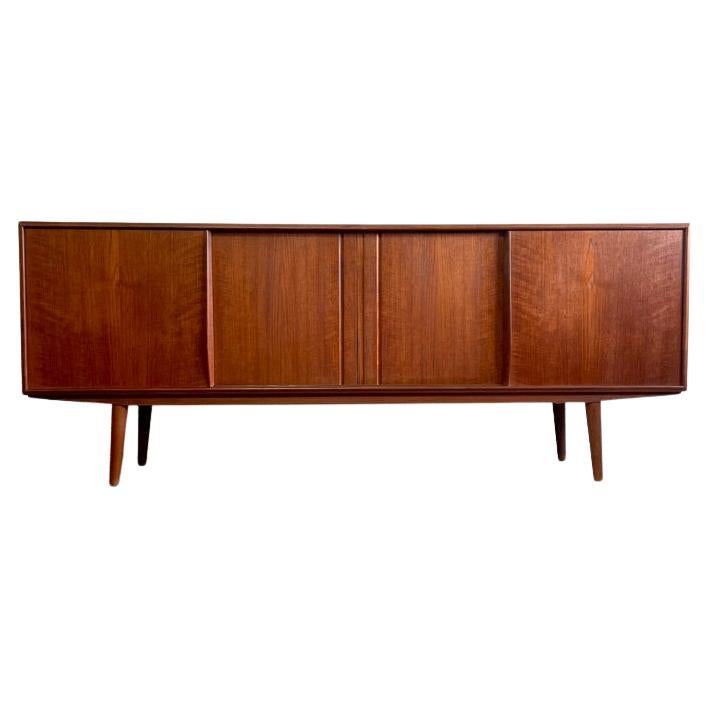 Credenza o console TV danese della metà del secolo scorso in vendita