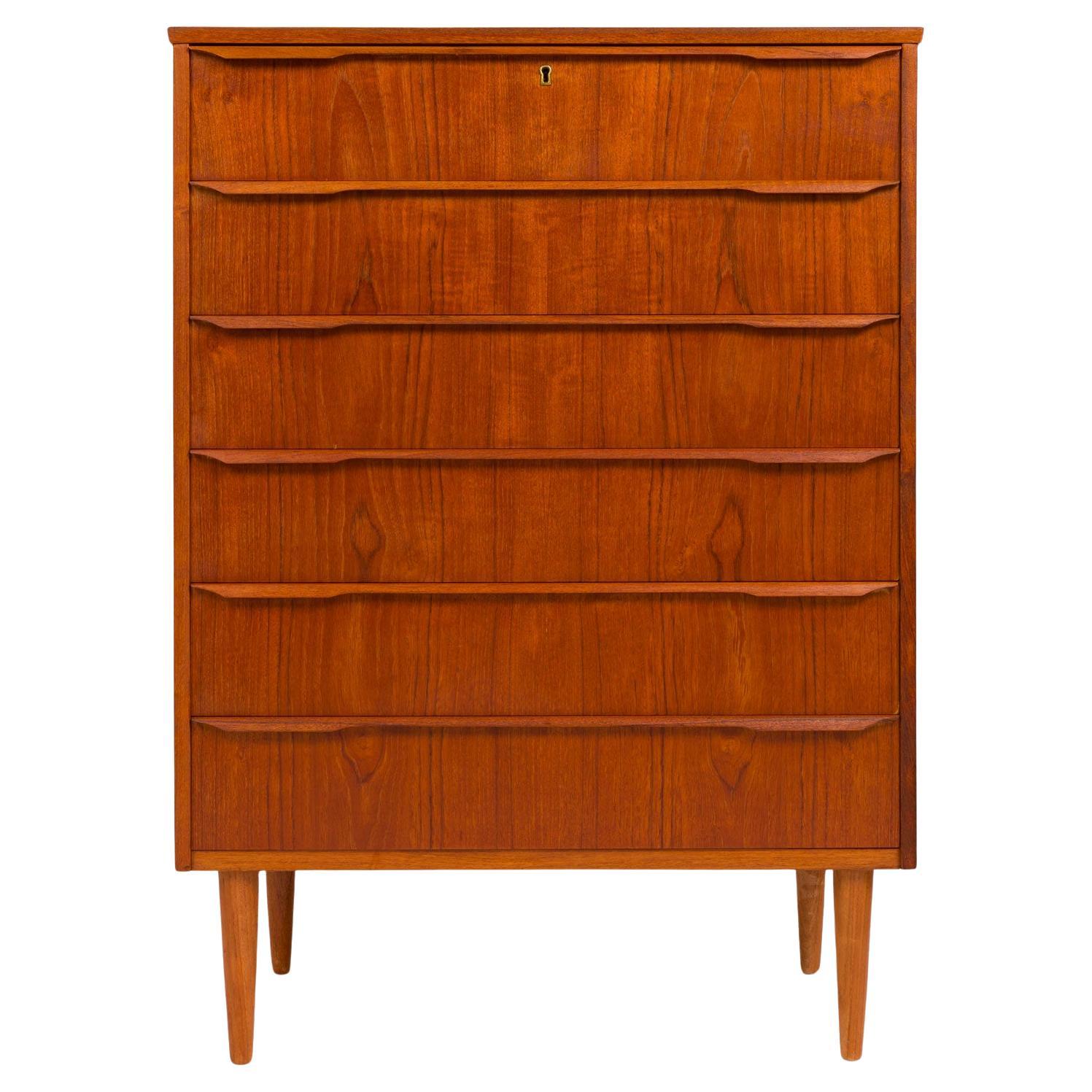 Commode à six tiroirs en teck Danish Mid-Century Modern Tallboy Dresser 1960s