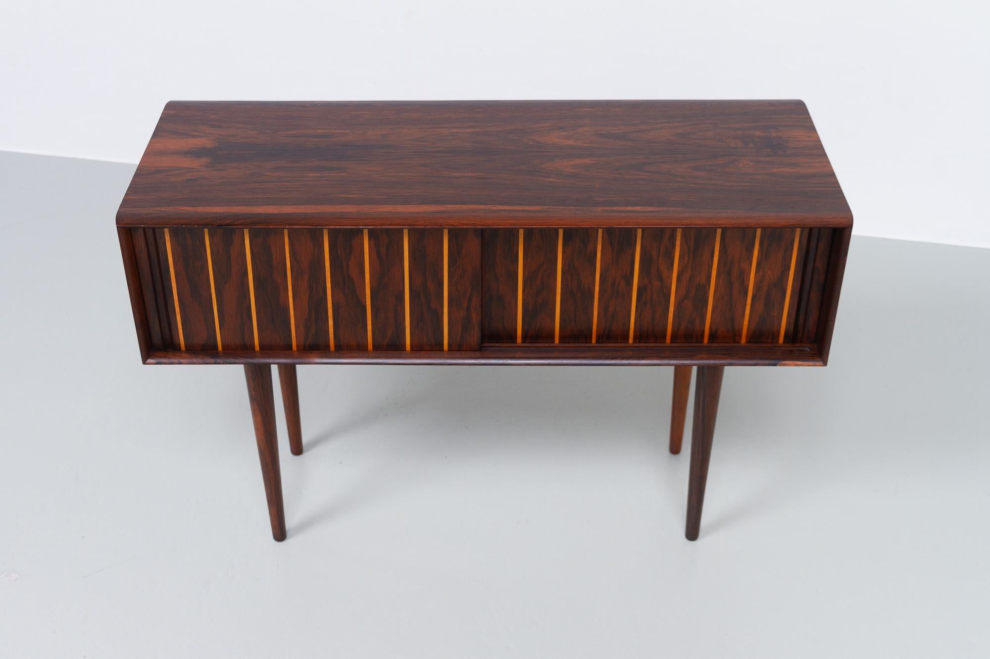 Danish Mid-Century Modern Small Rosewood Sideboard, 1950s. In Good Condition In Asaa, DK