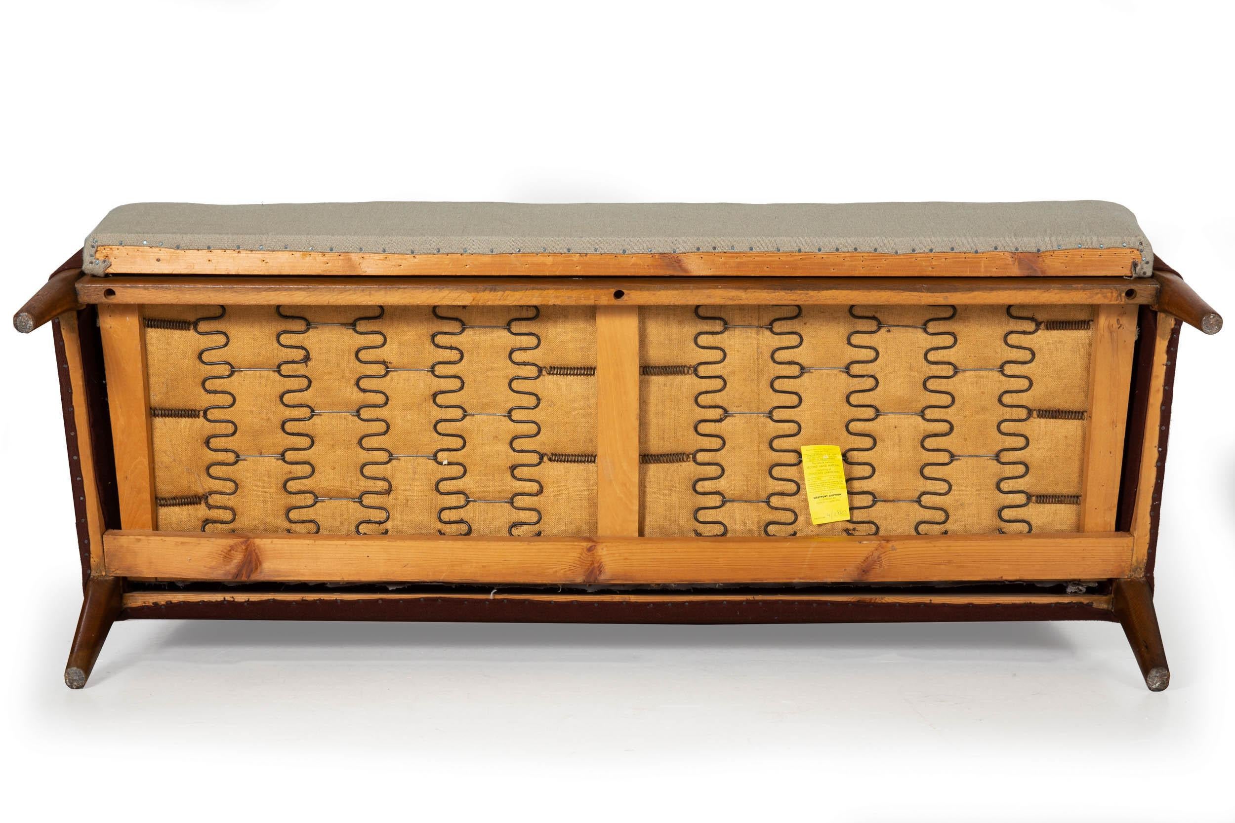 Ensemble canapé et chaise danois The Moderns en teck sculpté, vers 1960 en vente 4