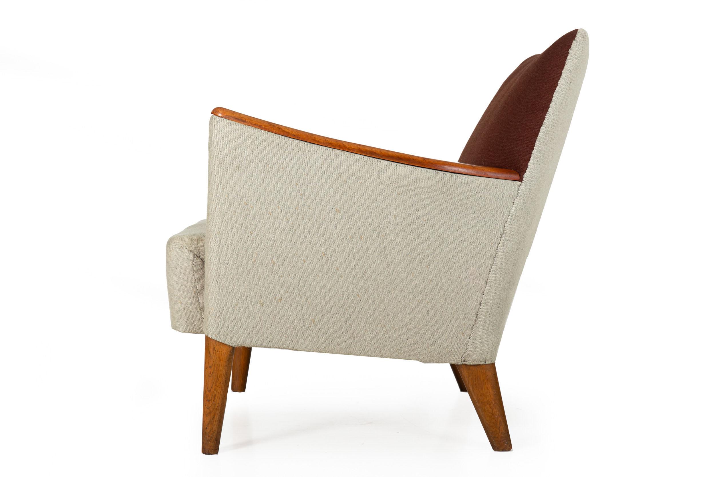 Ensemble canapé et chaise danois The Moderns en teck sculpté, vers 1960 en vente 8
