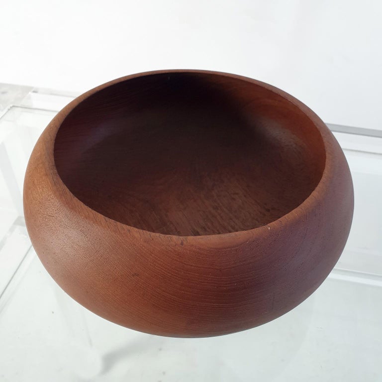 Danish Modern handmade teak bowl in good used condition. This is a well made bowl and very light and finely turned.