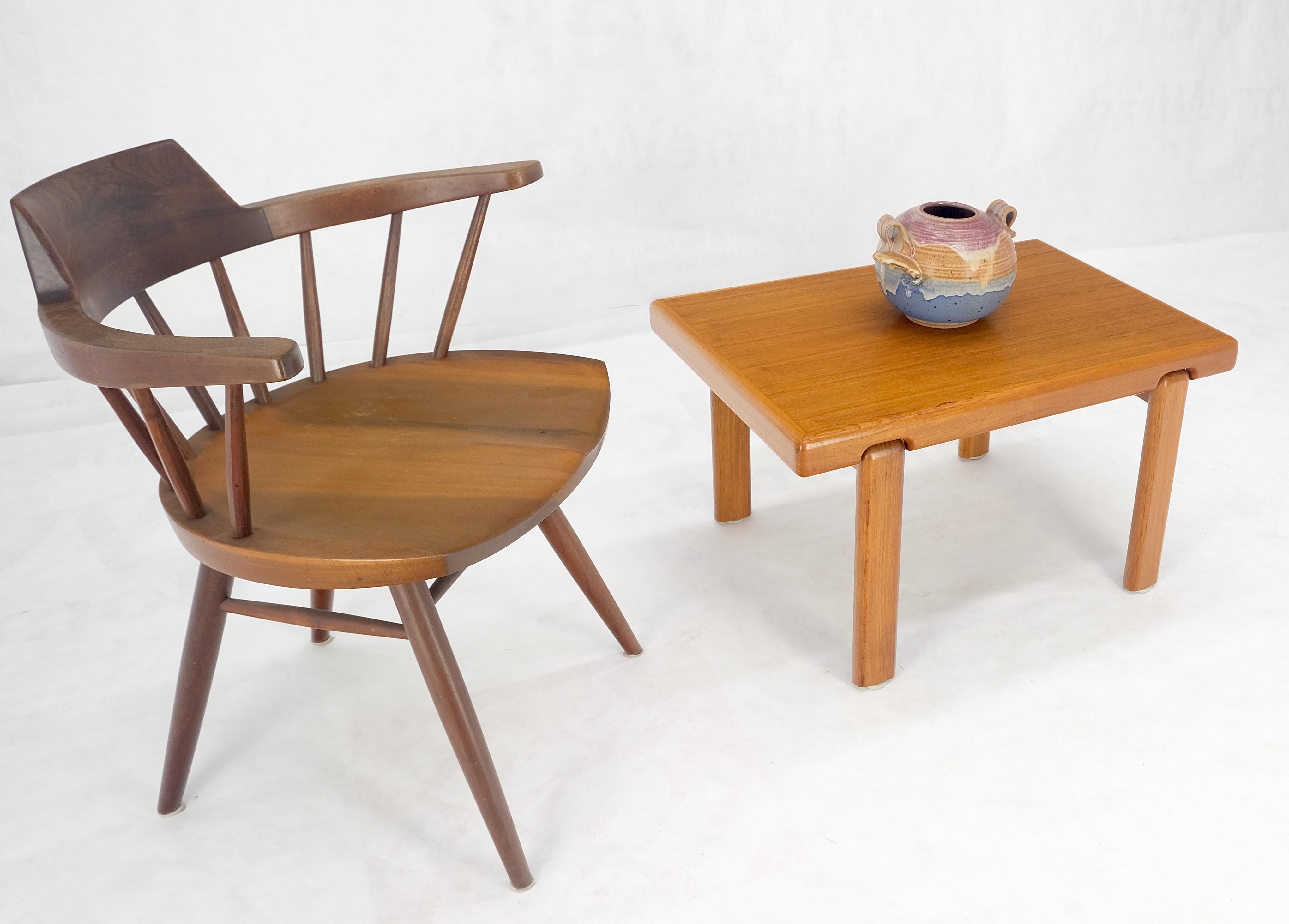 Table basse rectangulaire compacte danoise mi-siècle moderne, MINT ! Bon état - En vente à Rockaway, NJ