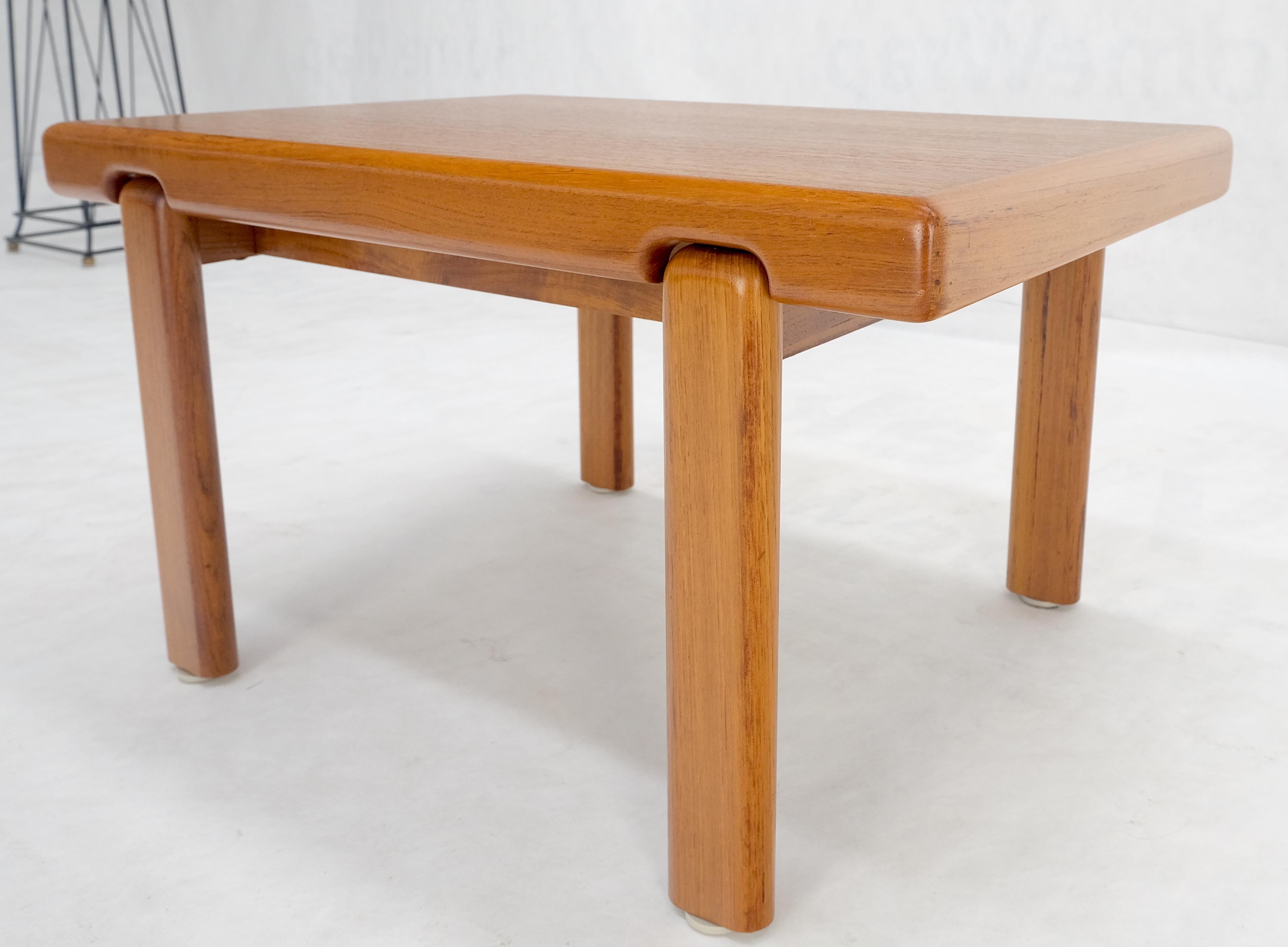 Table basse rectangulaire compacte danoise mi-siècle moderne, MINT ! en vente 1
