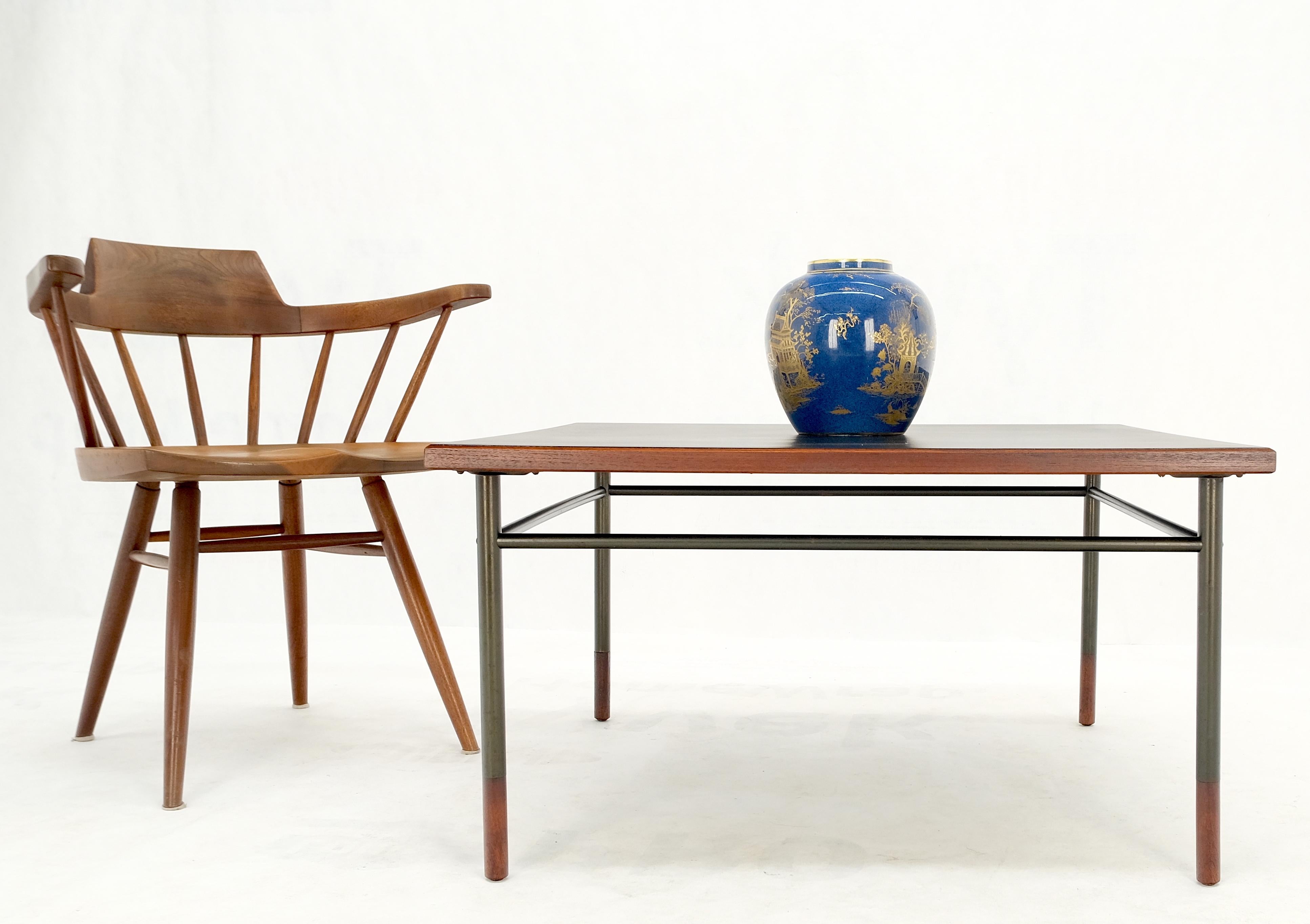 Dänischer quadratischer Couchtisch aus schwarzem Laminat und Teakholz, Mid-Century Modern, MINT! im Angebot 5