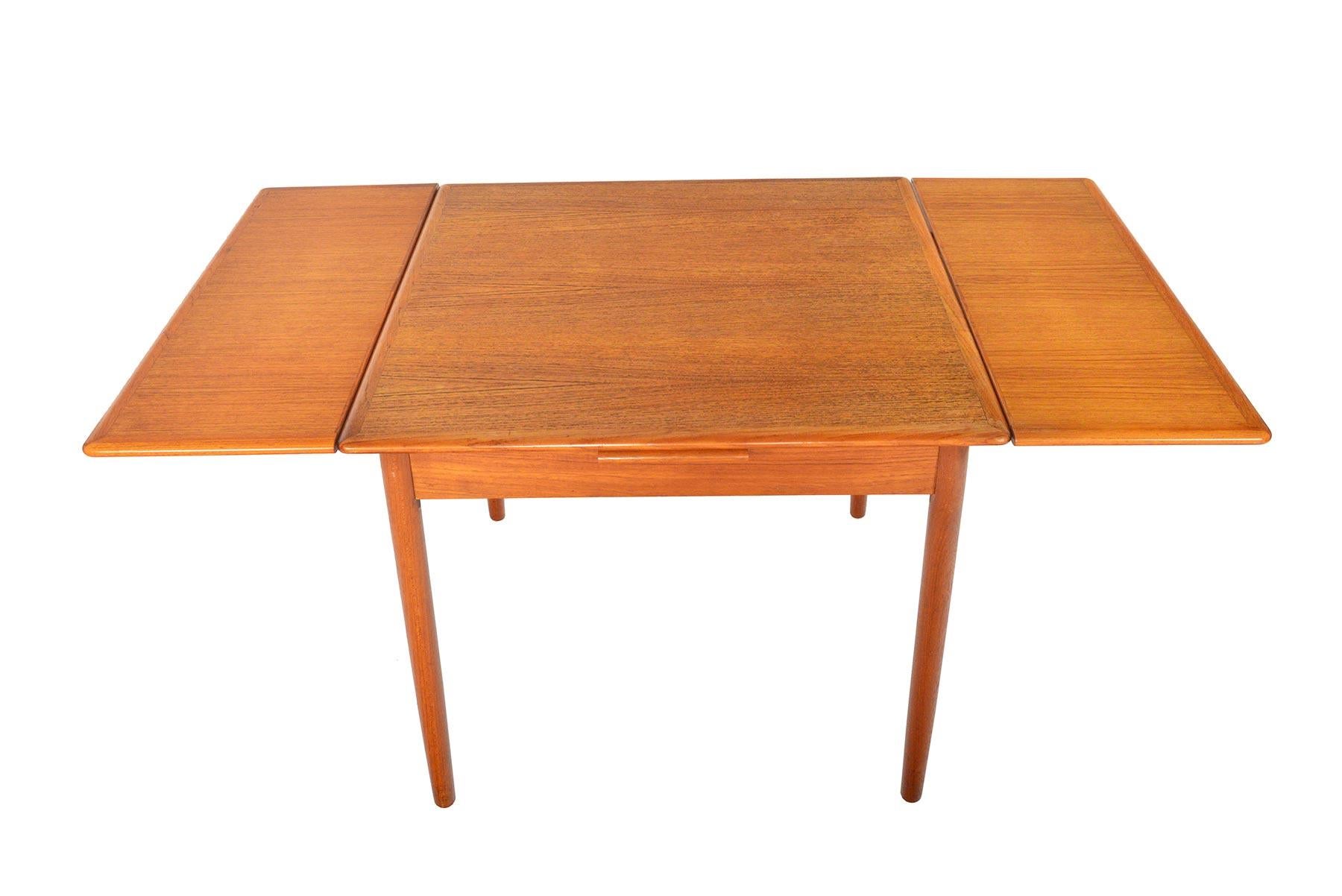 Danish Mid-Century Modern Square Draw-Leaf Dining Table in Teak In Good Condition In Berkeley, CA