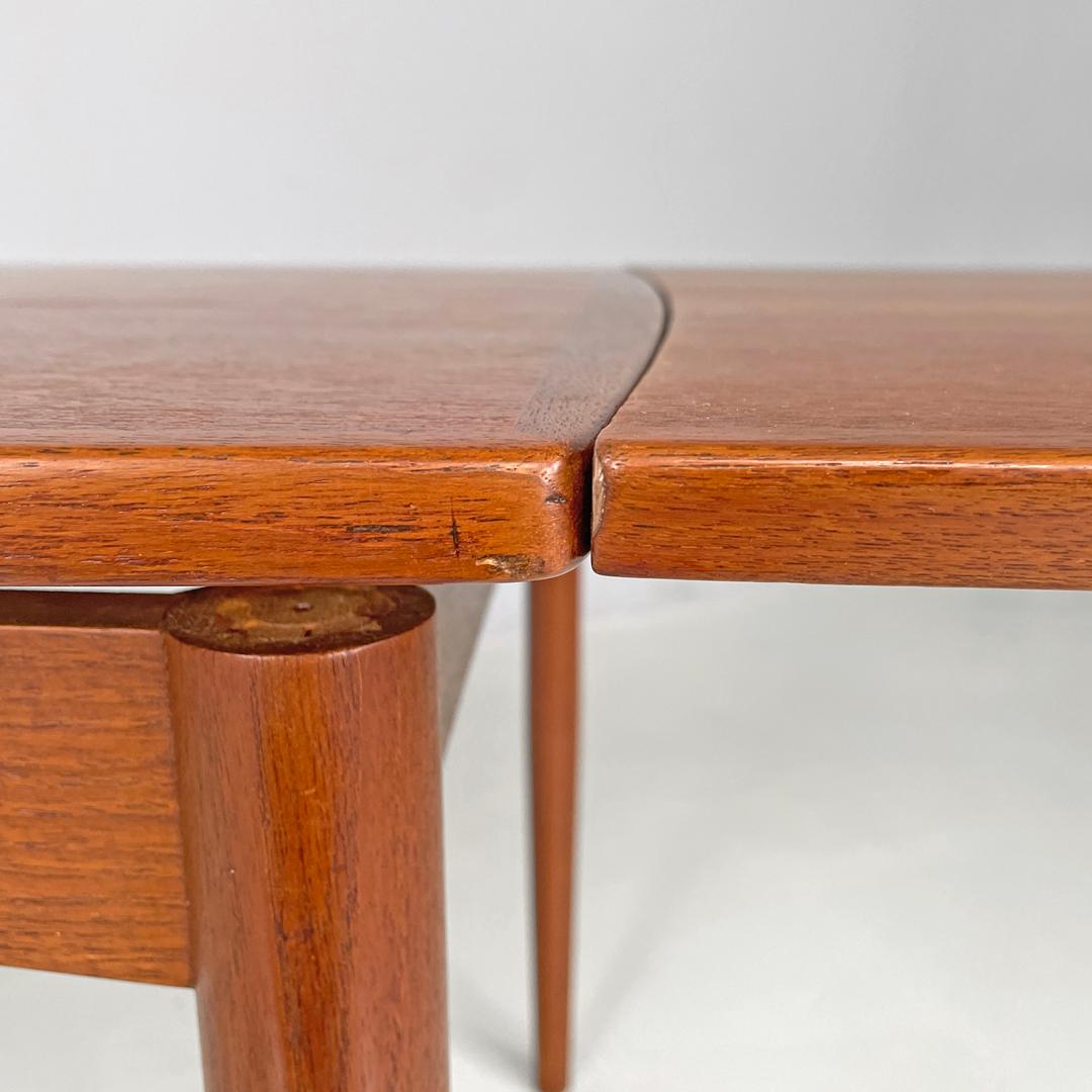 Table de salle à manger danoise en bois de forme carrée, moderne du milieu du siècle dernier, avec rallonges latérales, années 60 en vente 11