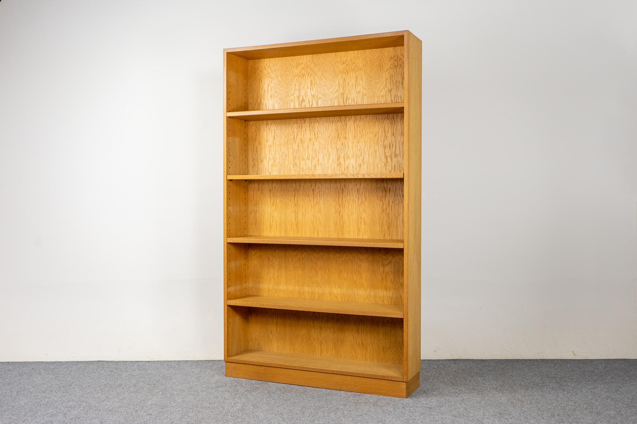 Danish Mid-Century Modern Tall Oak Bookcase In Good Condition In VANCOUVER, CA