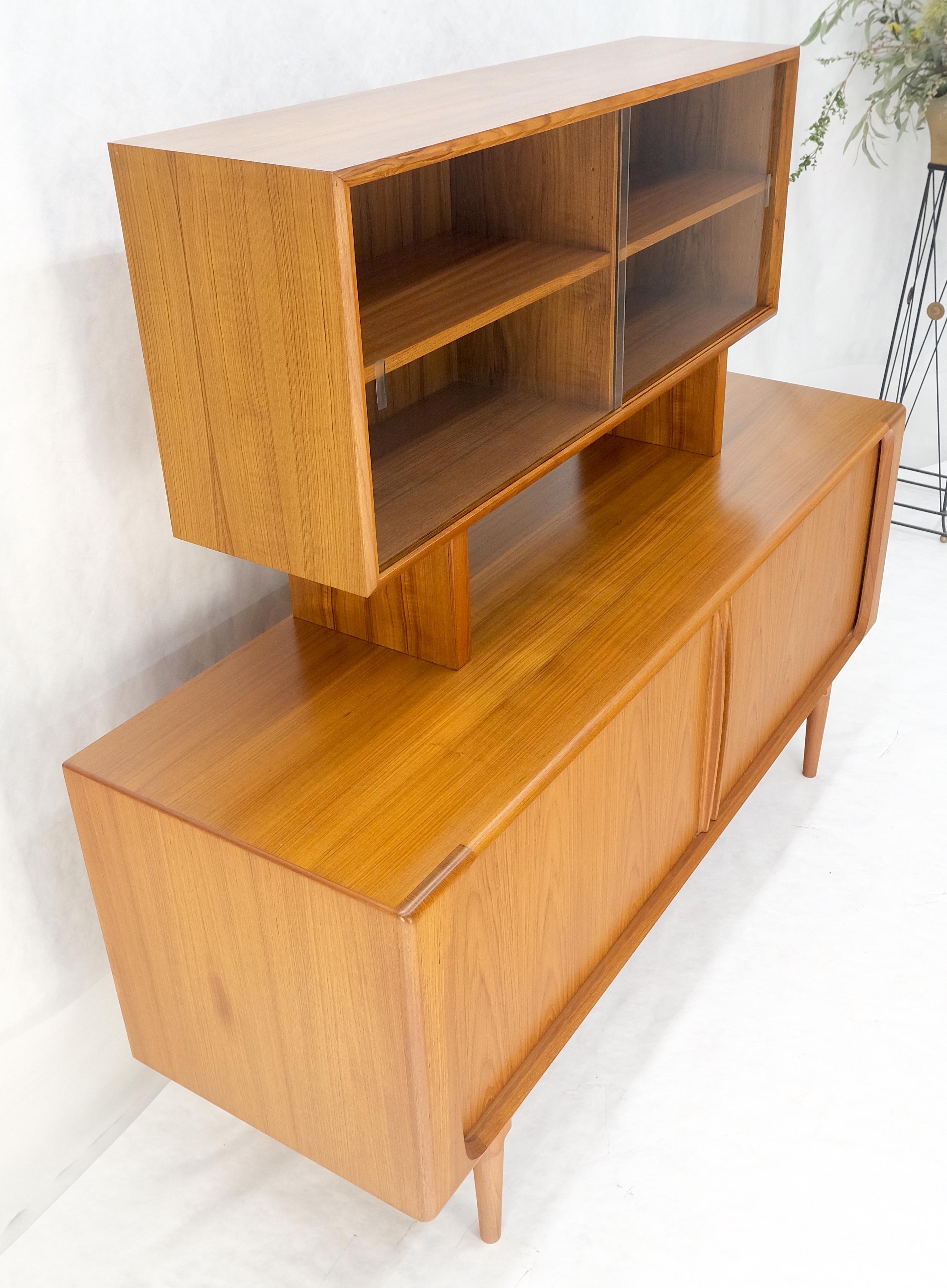 Credenza danesa moderna de mediados de siglo con puerta de tambor y conejera MINT Cápsula del tiempo en venta 3