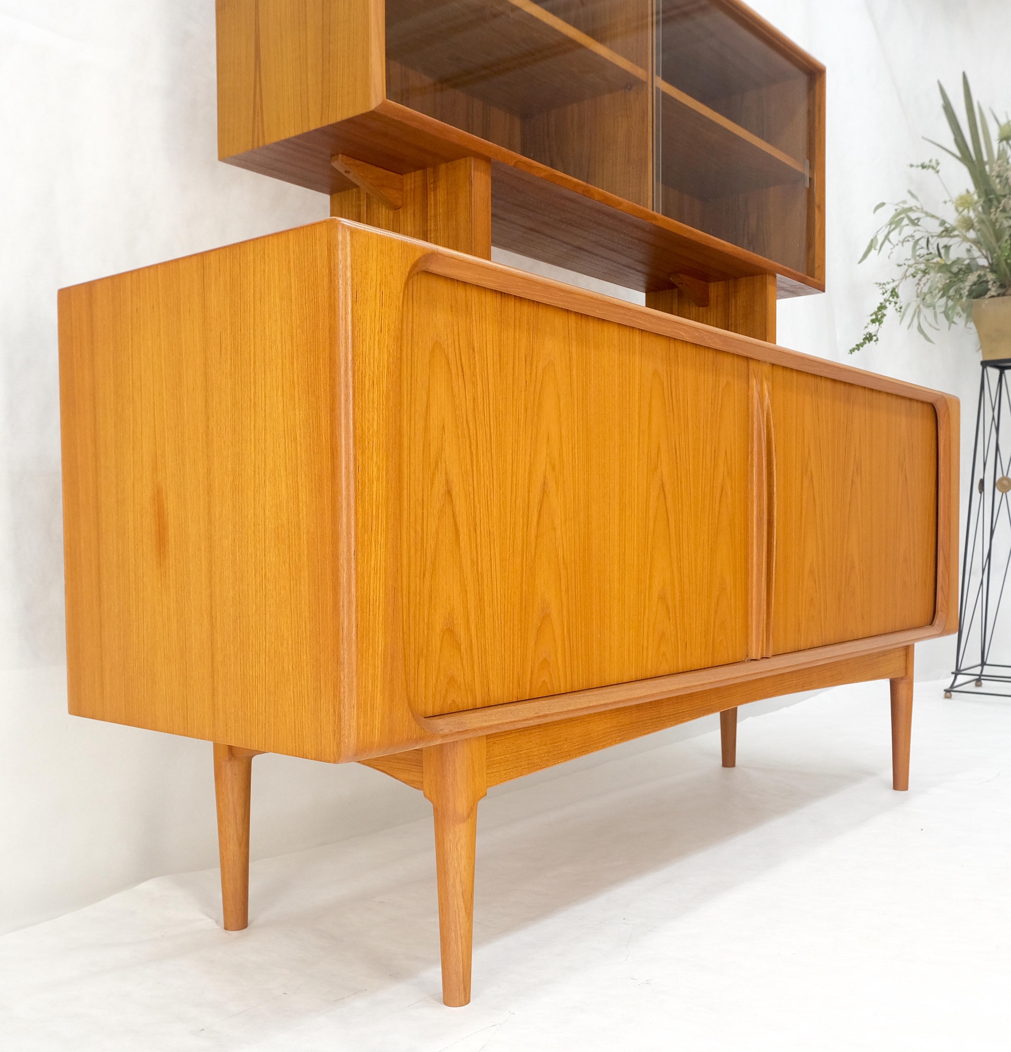 Credenza danesa moderna de mediados de siglo con puerta de tambor y conejera MINT Cápsula del tiempo en venta 4