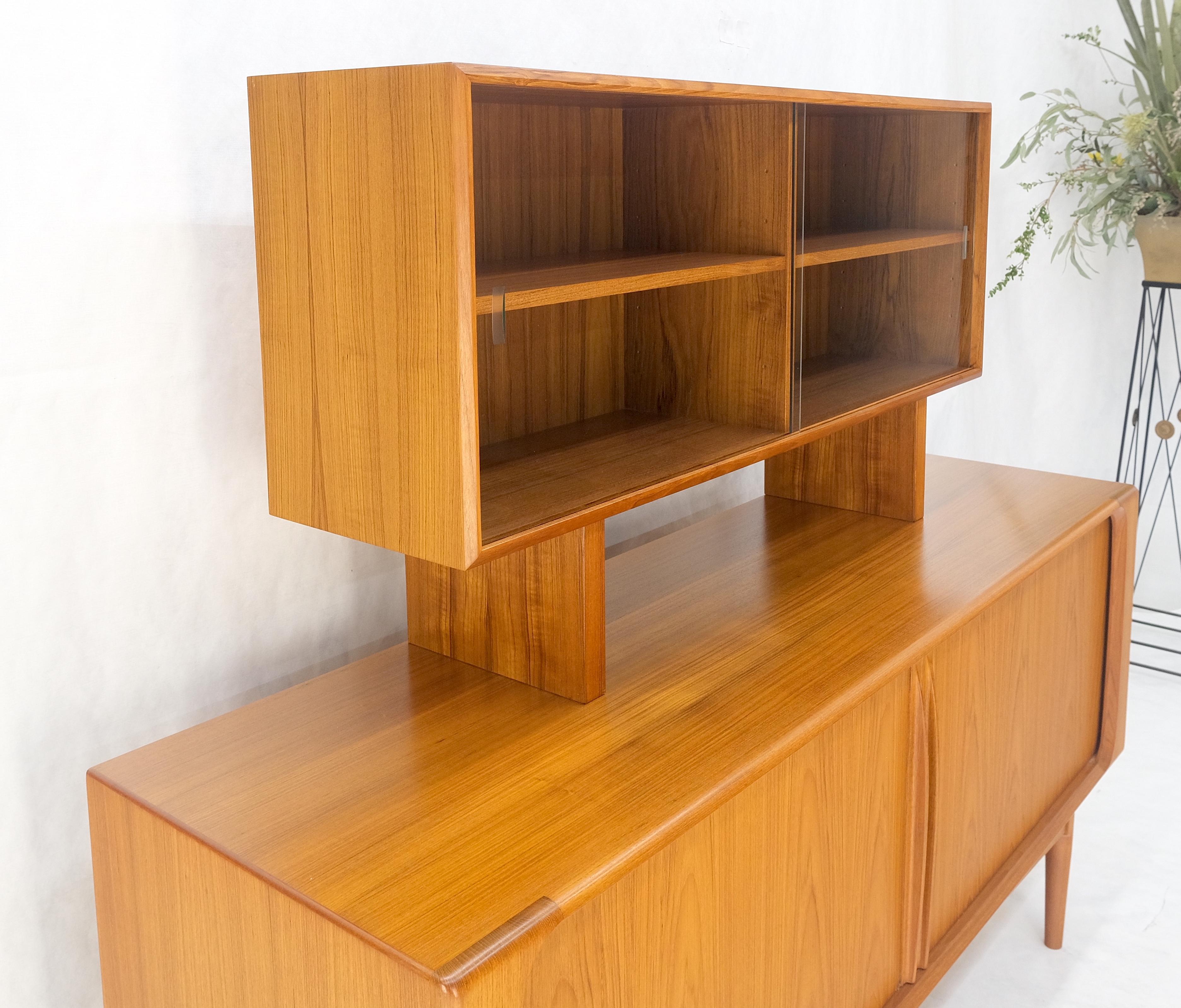 Credenza danesa moderna de mediados de siglo con puerta de tambor y conejera MINT Cápsula del tiempo en venta 6