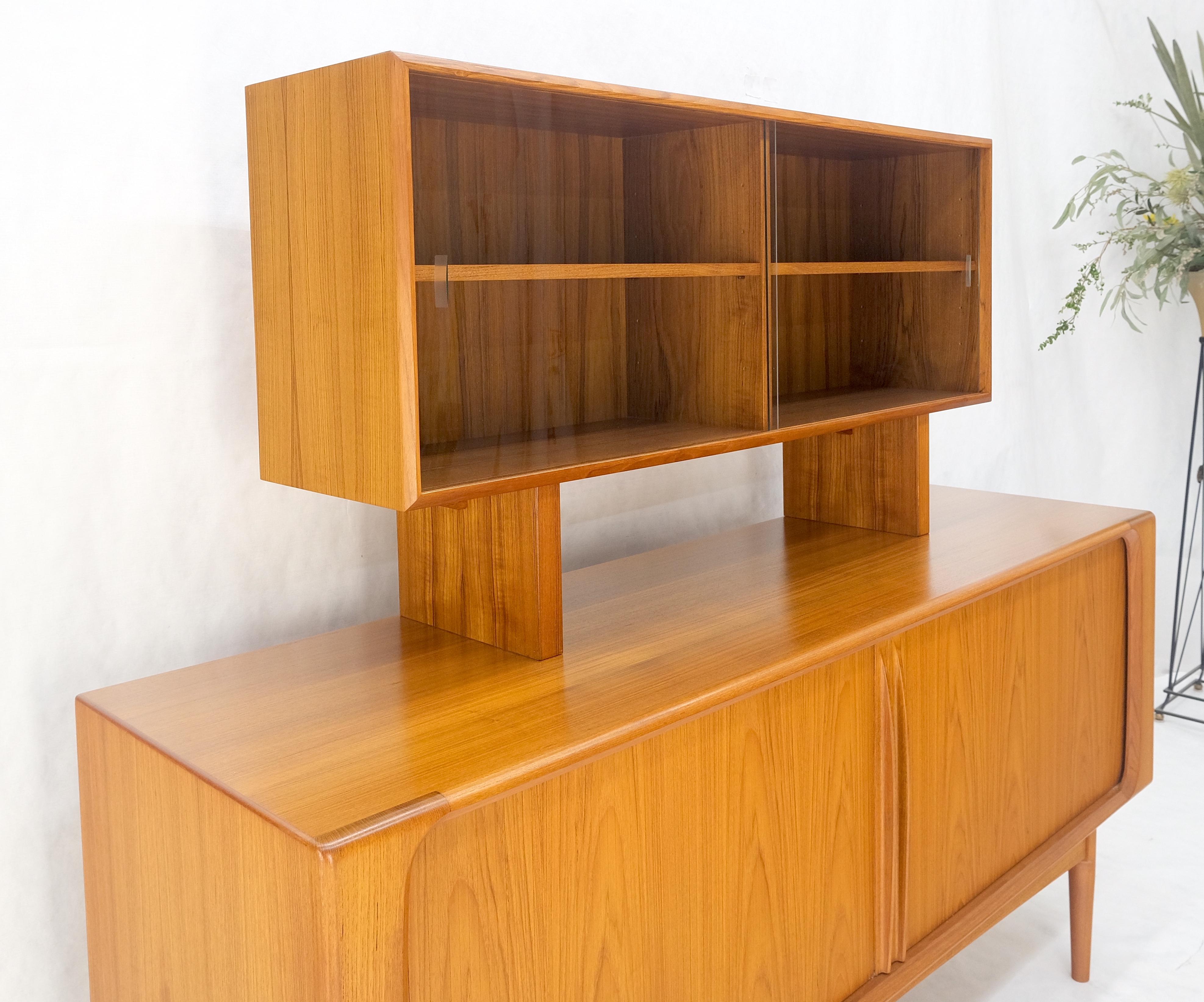 Credenza danesa moderna de mediados de siglo con puerta de tambor y conejera MINT Cápsula del tiempo en venta 7