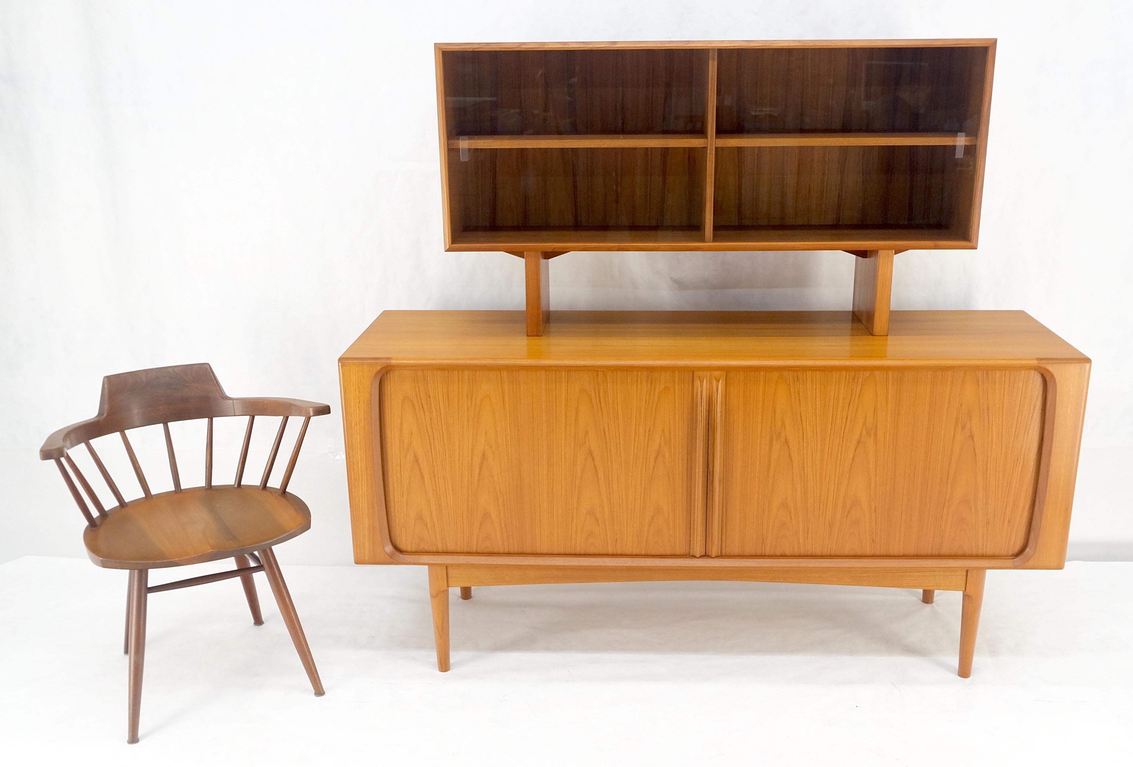 Credenza danesa moderna de mediados de siglo con puerta de tambor y conejera MINT Cápsula del tiempo en venta 9