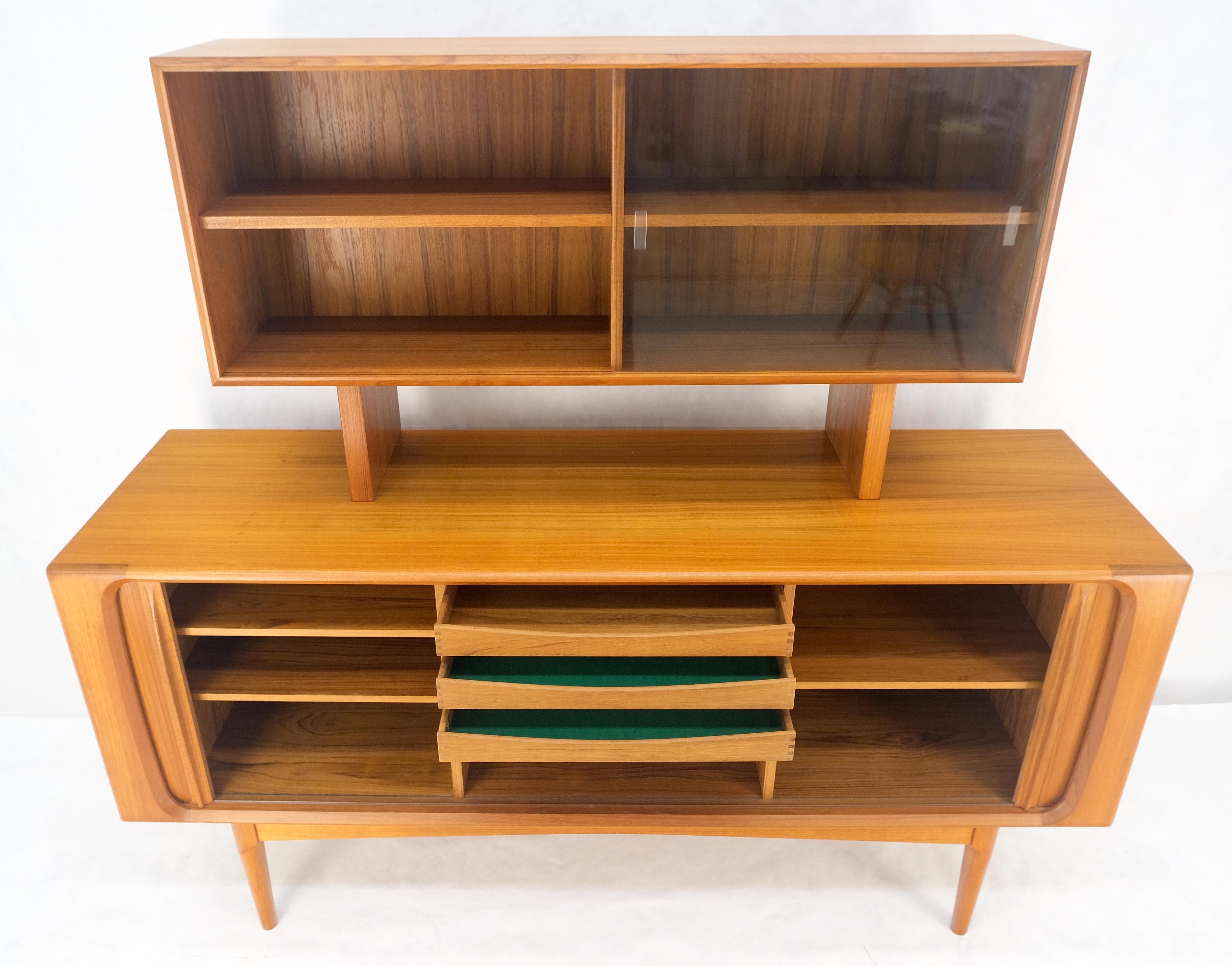 Credenza danesa moderna de mediados de siglo con puerta de tambor y conejera MINT Cápsula del tiempo siglo XX en venta