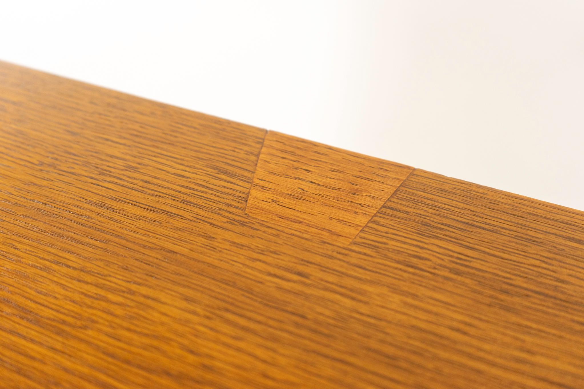 Metà XX secolo Archivio danese di metà secolo moderno con ante a tamburo in Oak in vendita