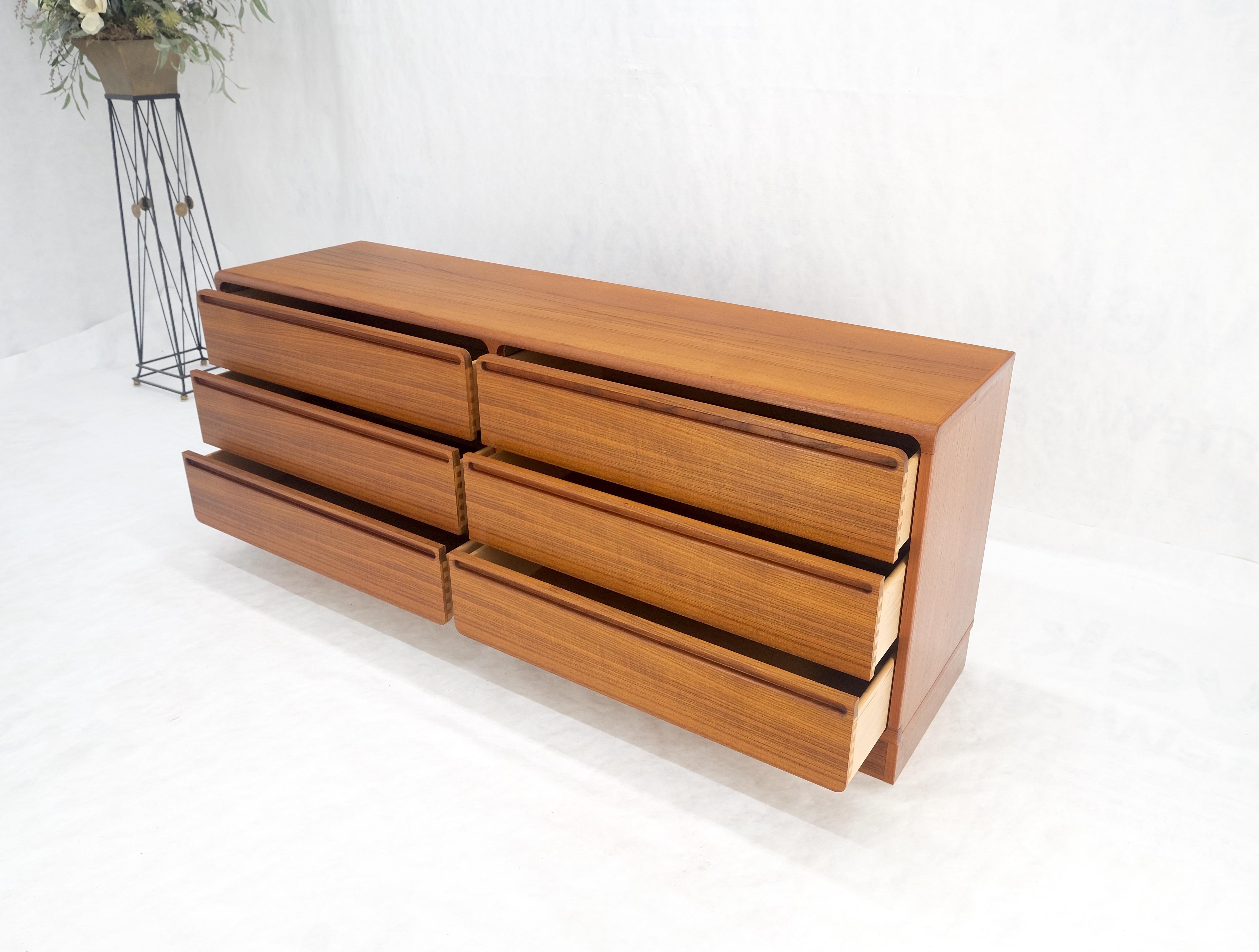 Danish Mid Century Modern Teak 6 Drawers Dresser Credenza Recessed Pulls MINT! For Sale 7