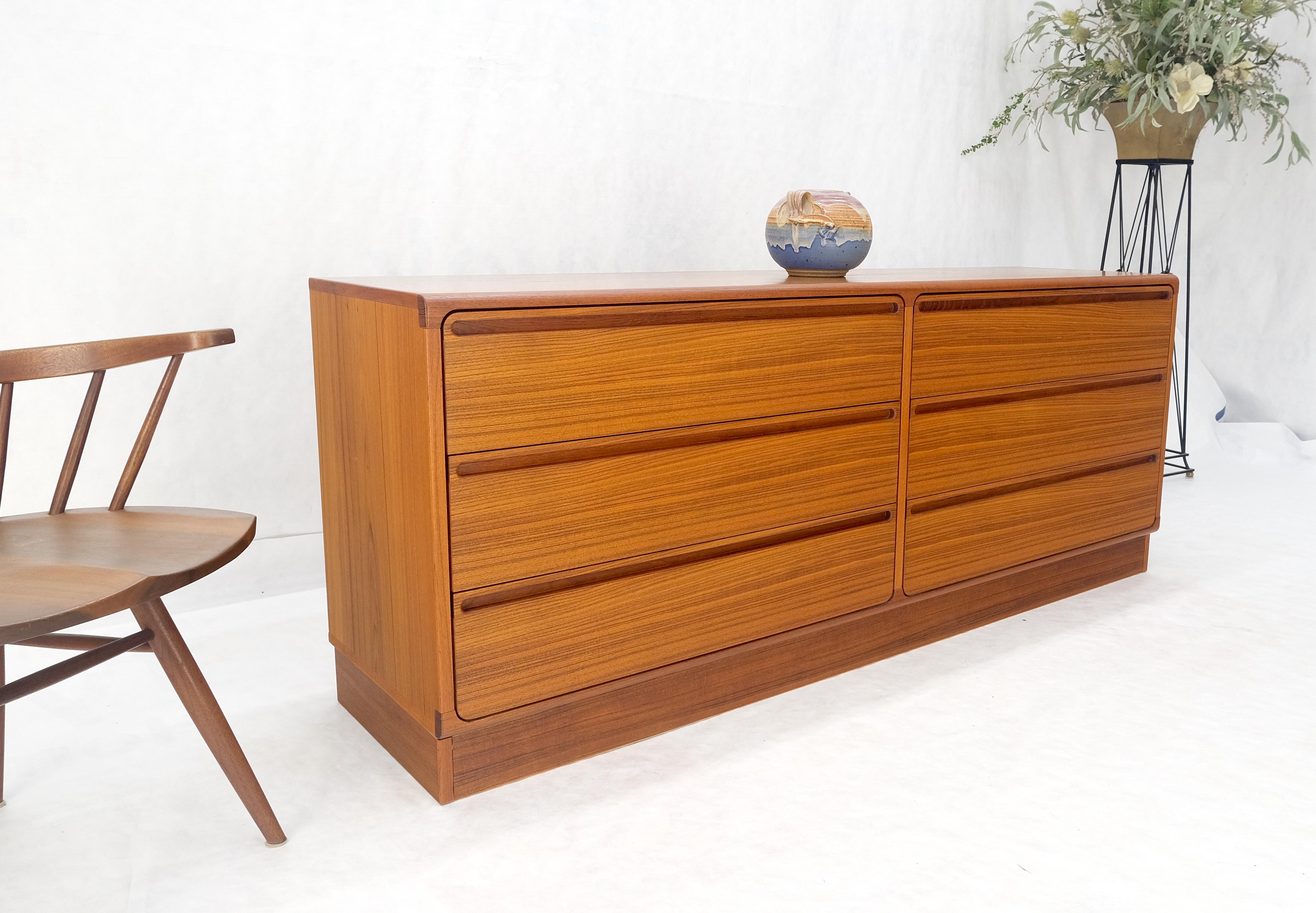 Danish Mid Century Modern Teak 6 Drawers Dresser Credenza Recessed Pulls MINT! For Sale 10