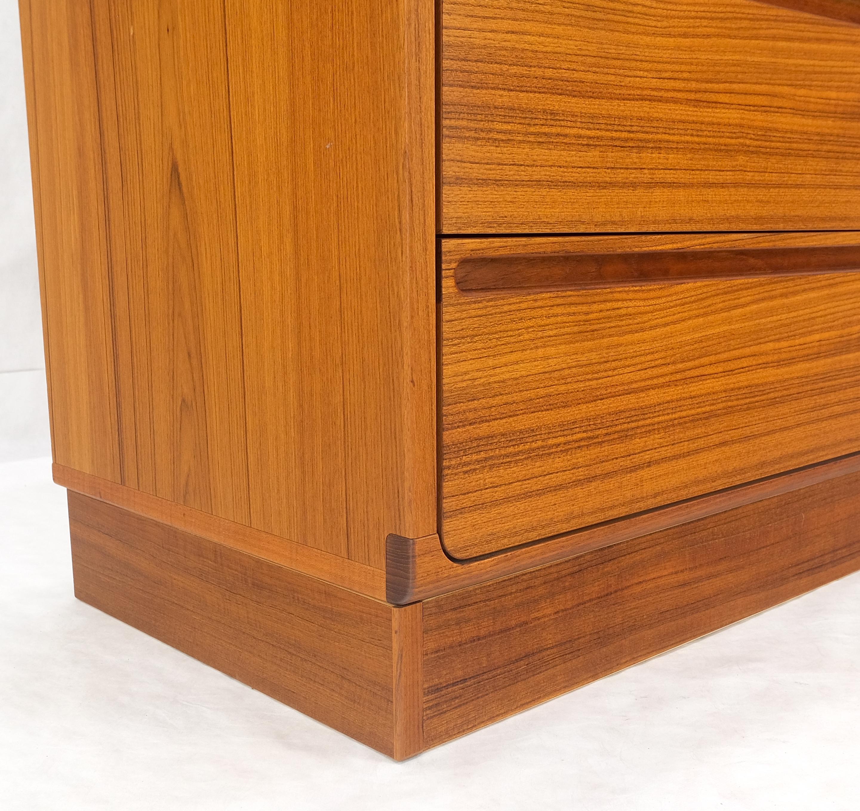 Danish Mid Century Modern Teak 6 Drawers Dresser Credenza Recessed Pulls MINT! For Sale 1