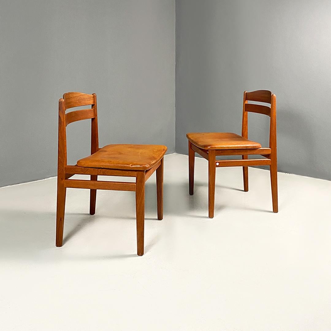 Danish mid century modern teak and cognac leather pair of chairs, 1960s For Sale 7