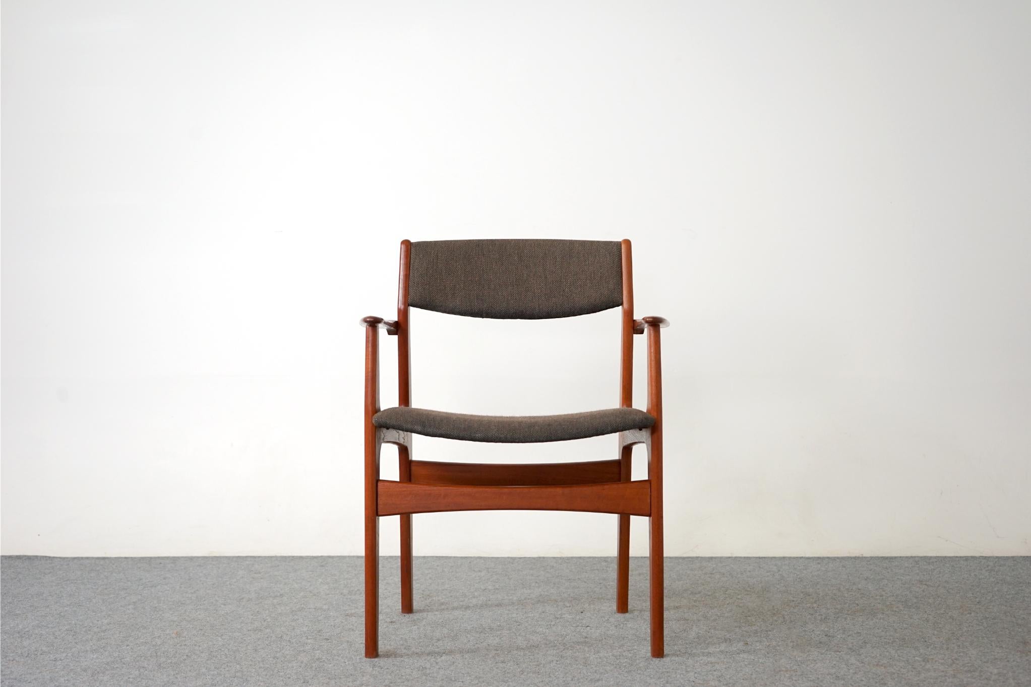 Scandinavian Modern Danish Mid-Century Modern Teak Arm Chair